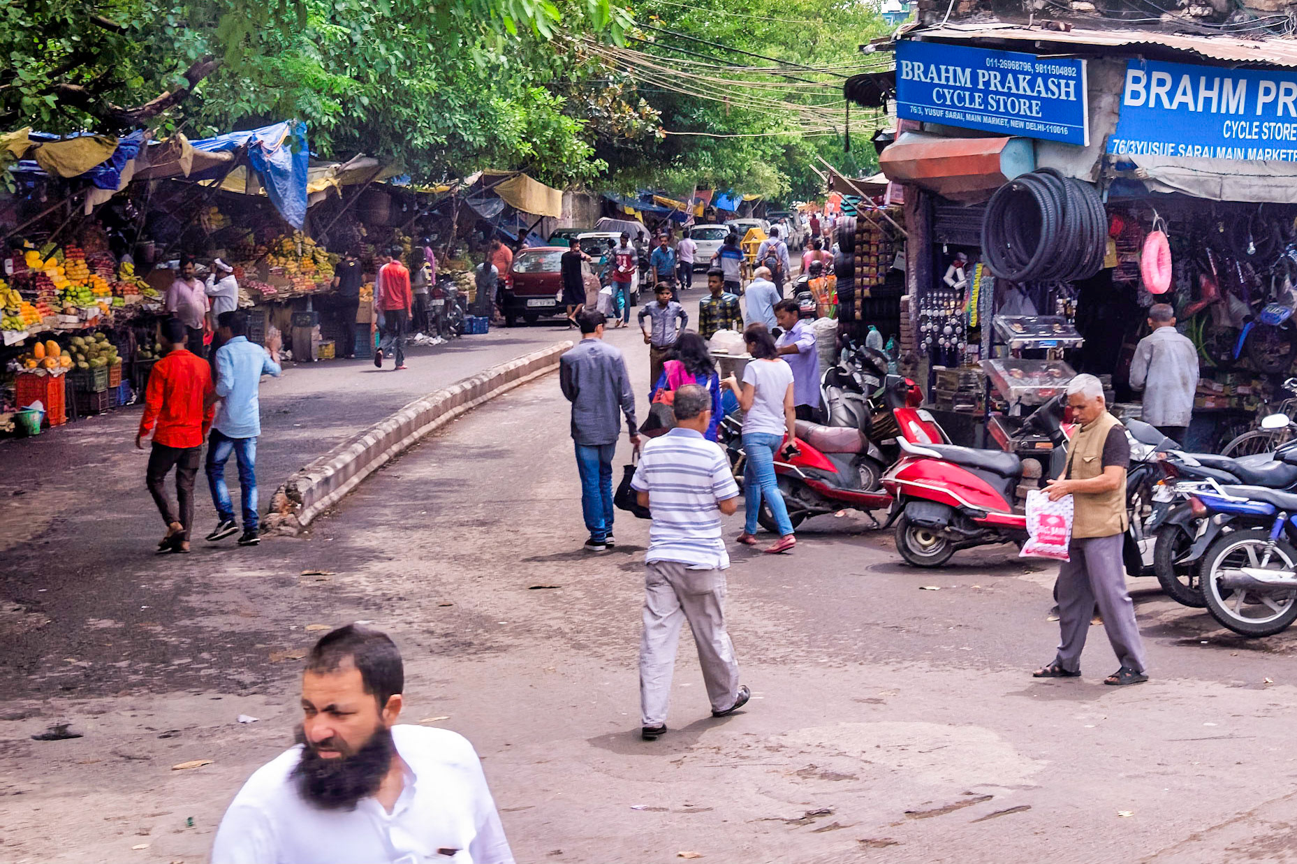 View from bus on way to Qutb Complex