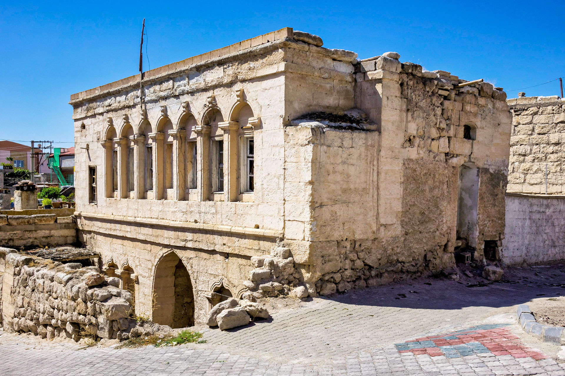 Day 6 Old house, Çat