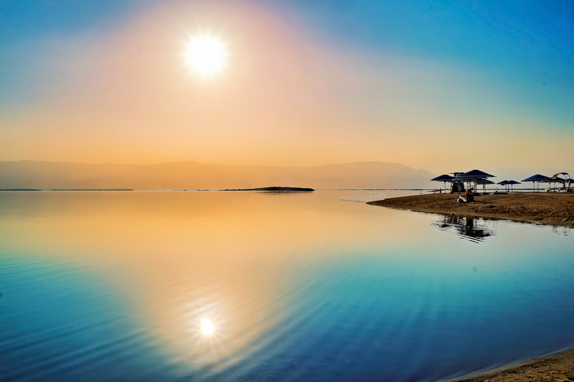 Sunrise , Dead Sea Israel 2016 (Mountains are in Jordan)