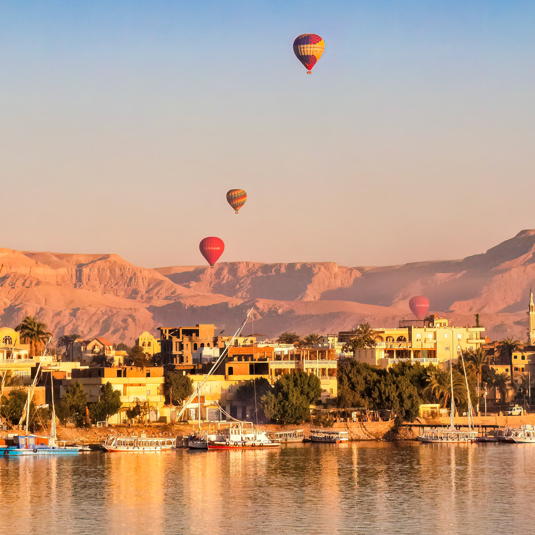 Early morning ballooning over West Bank at Luxor