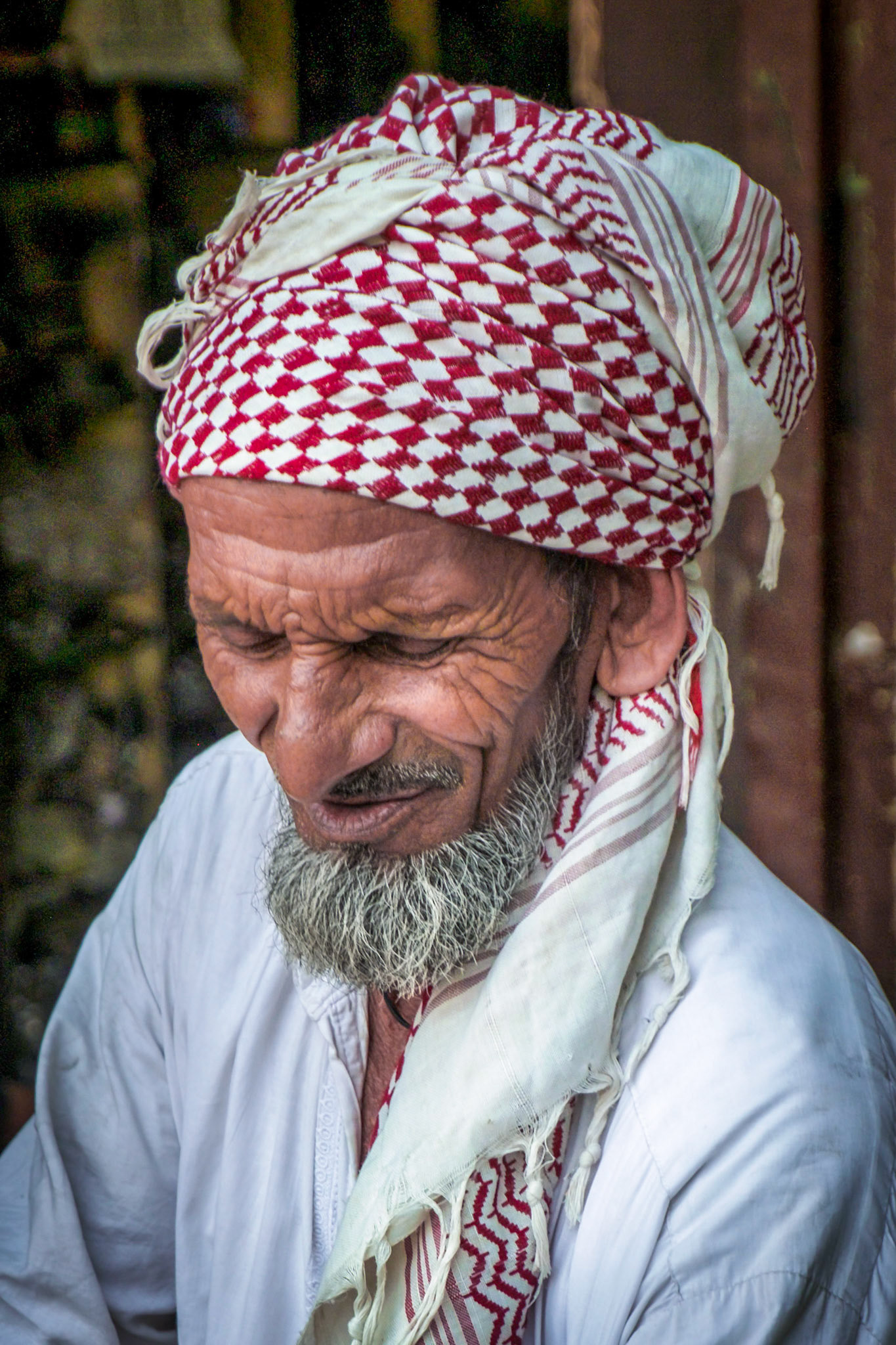 Man in previous photograph