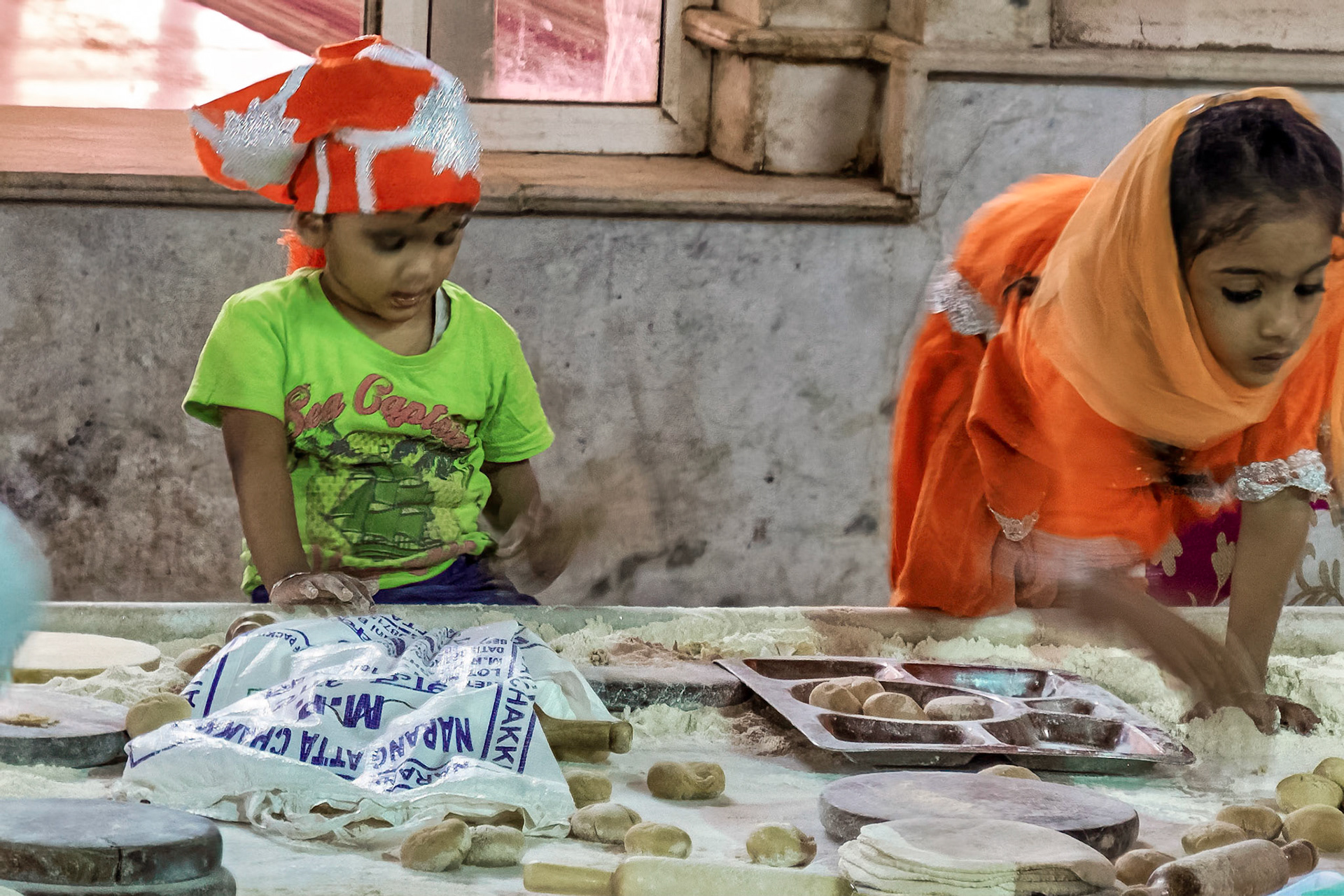Food preparation in Sikh temple