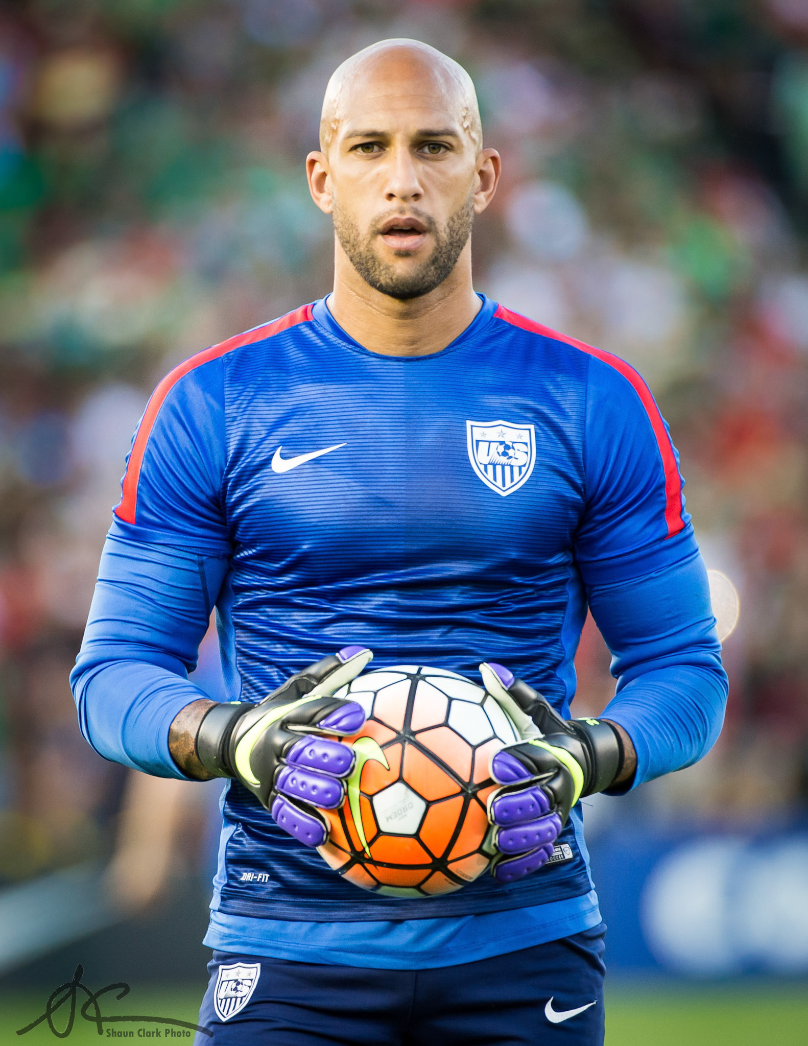 PASADENA, CA - OCTOBER 10: during the CONCACAF Cup between the United States and Mexico at the Rose Bowl on October 10, 2015 in Pasadena, California.  (Photo by Shaun Clark/Getty Images) *** Local Caption ***