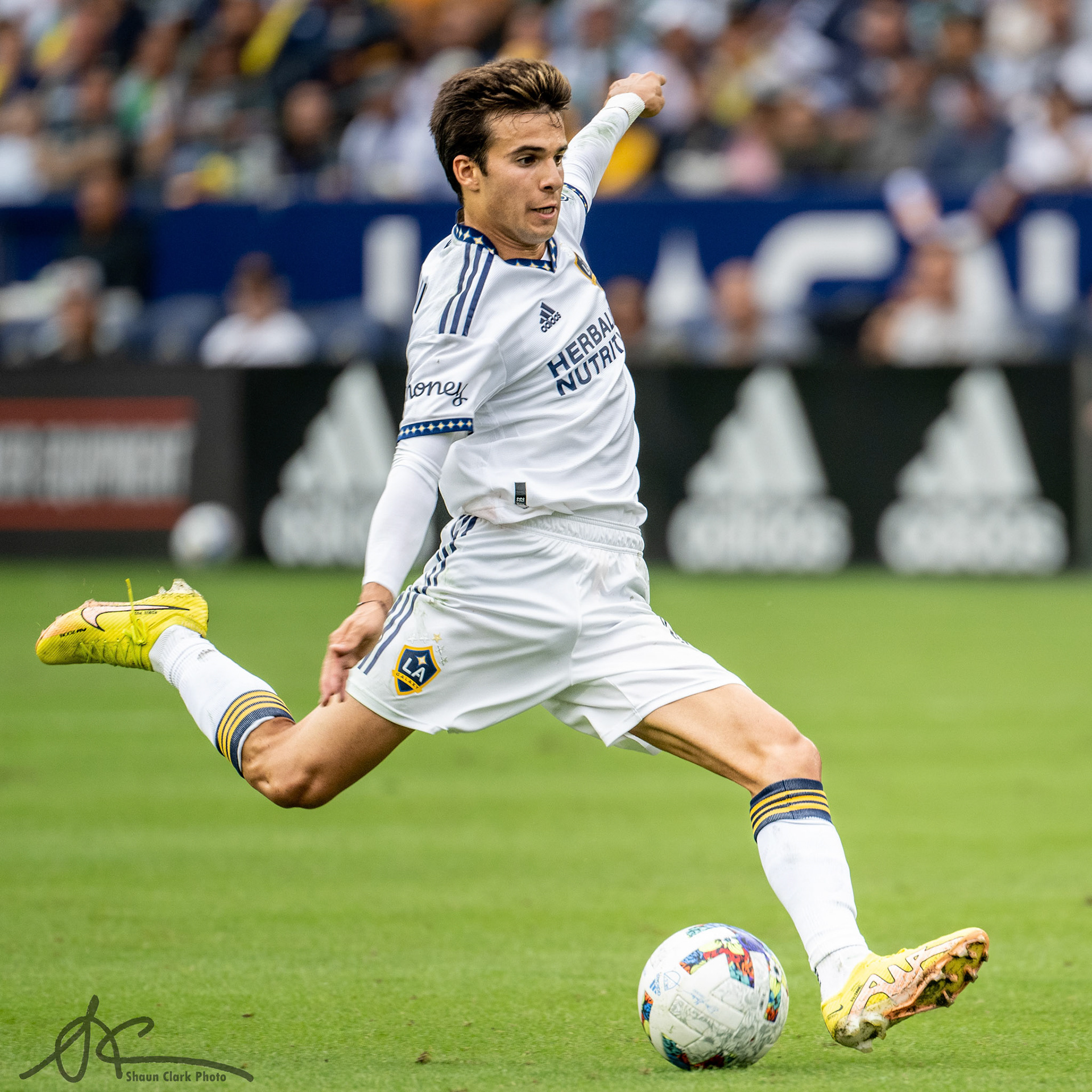 CARSON, CA - OCTOBER 15:  Riqui Puig #6 of Los Angeles Galaxy during the MLS Cup Round of 16 match against Nashville SC at the Dignity Health Sports Park on October 15, 2022 in Carson, California. Los Angeles Galaxy won the match 1-0 (Photo by Shaun Clark/Getty Images) *** Local Caption *** Riqui Puig