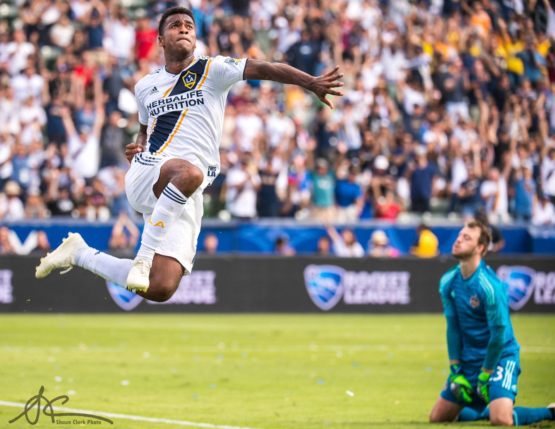 CARSON, CA - OCTOBER 28:  Ola Kamara #11 of Los Angeles Galaxy celebrates his second goal during the Los Angeles Galaxy's MLS match against Houston Dynamo at the StubHub Center on October 28, 2018 in Carson, California.  The Houston Dynamo won the match 3-2 (Photo by Shaun Clark/Getty Images) *** Local Caption *** Ola Kamara