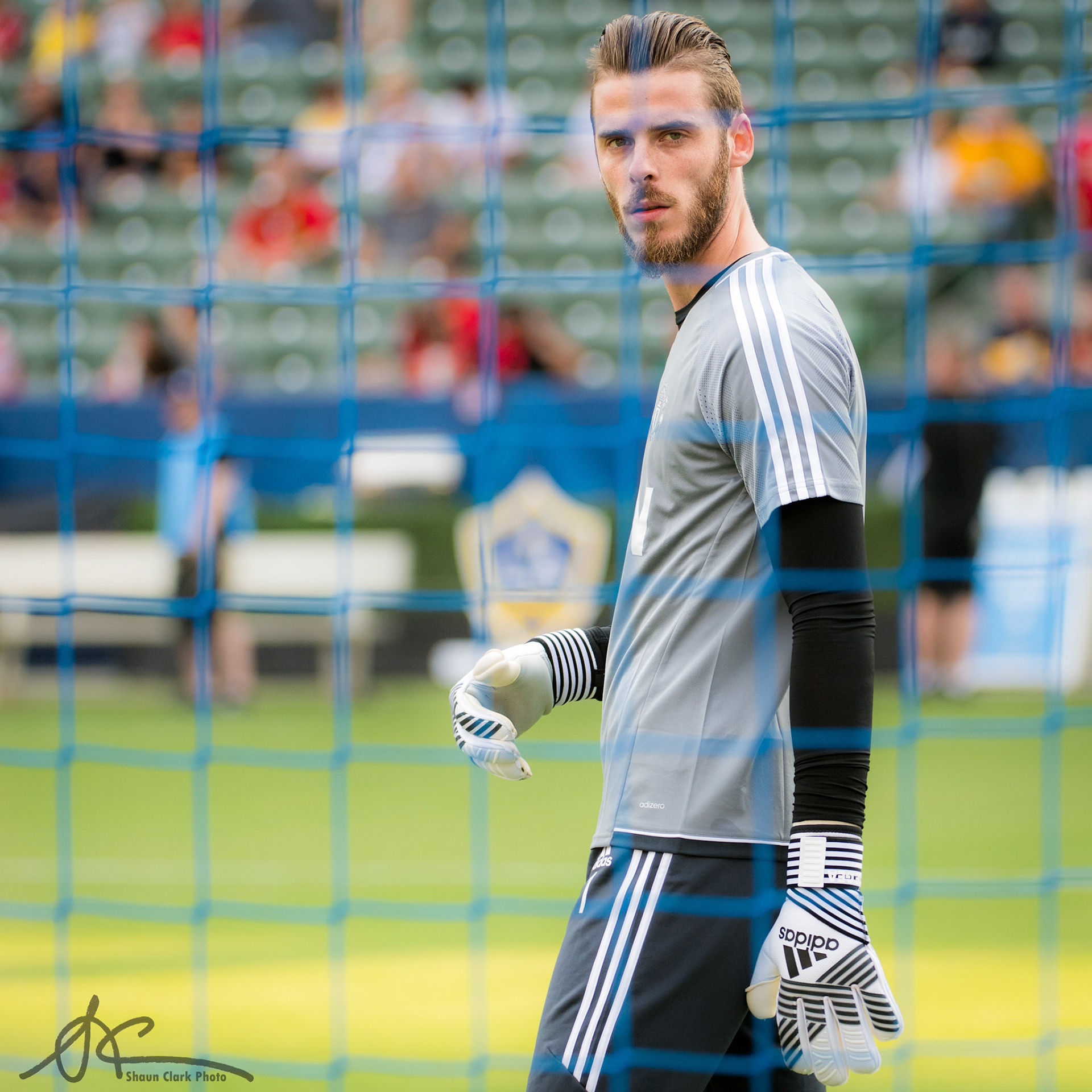CARSON, CA - JULY 15:  David De Gea #1 of Manchester United prior to the Los Angeles Galaxy's friendly match against Manchester United at the StubHub Center on July 15, 2017 in Carson, California.  Manchester United won the match 5-2. (Photo by Shaun Clark/Getty Images) *** Local Caption *** David De Gea