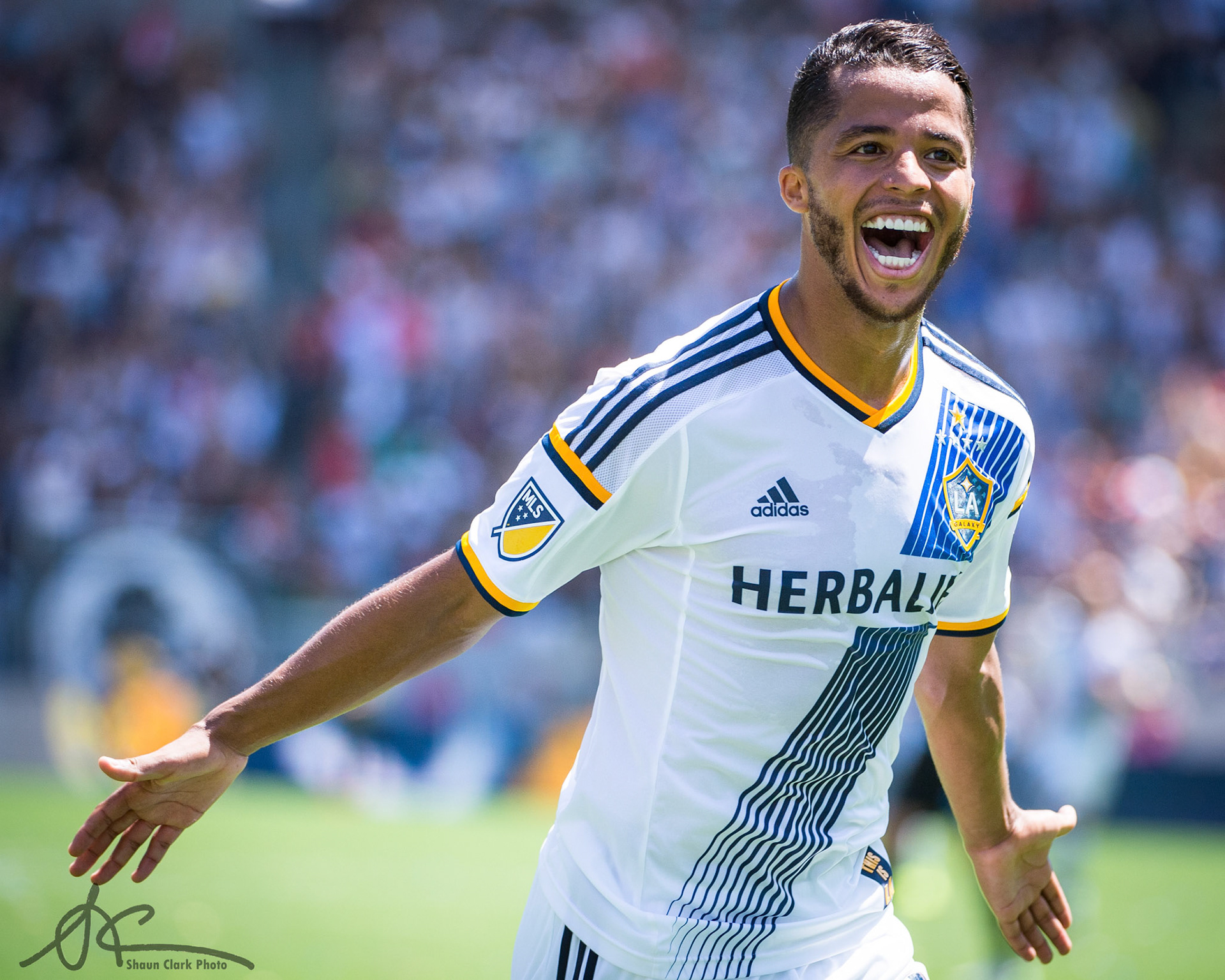 CARSON, CA - August 23:  Giovani Dos Santos #10 of Los Angeles Galaxy celebrates his goal during Los Angeles Galaxy's MLS match against New York City FC at the StubHub Center on August 23, 2015 in Carson, California.  The LA Galaxy won the match 5-1  (Photo by Shaun Clark/Getty Images) *** Local Caption *** Giovani Dos Santos