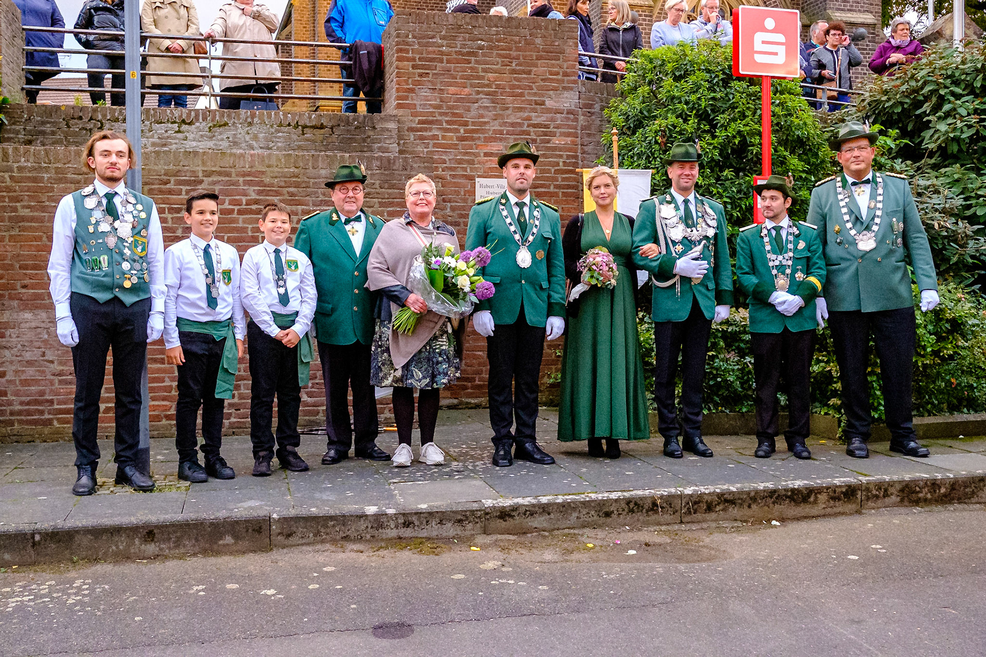 St. Hubertus Schützenbruderschaft Friesheim ernenn Hans-Peter Nolden die Ehrenpräsidentschaft der Schützenbruderschaft.
