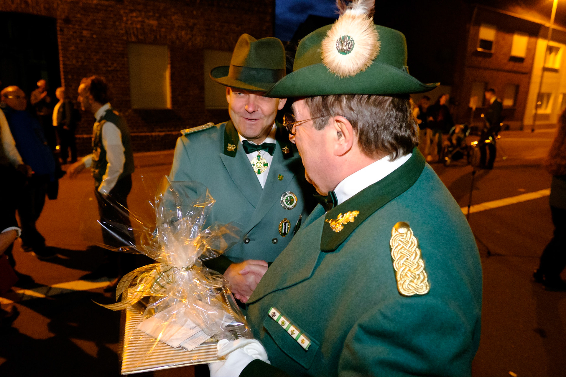 St. Hubertus Schützenbruderschaft Friesheim ernenn Hans-Peter Nolden die Ehrenpräsidentschaft der Schützenbruderschaft.