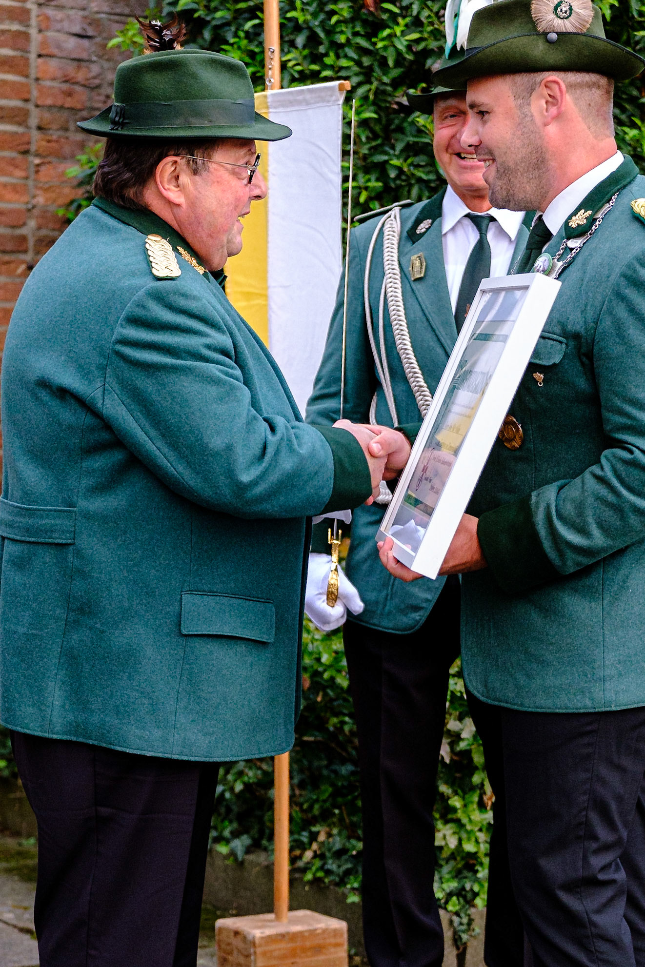 St. Sebastianus Schützenbruderschaft Friesheim ernenn Hans-Peter Nolden die Ehrenpräsidentschaft der Schützenbruderschaft.