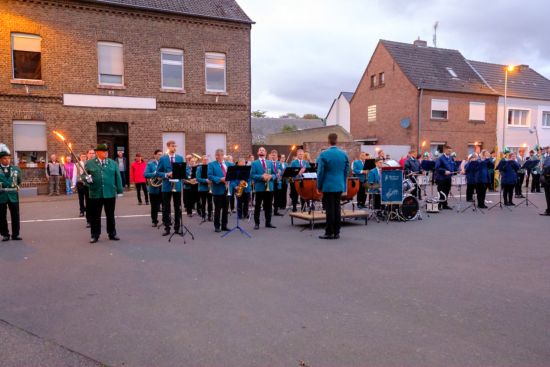 St. Hubertus Schützenbruderschaft Friesheim ernenn Hans-Peter Nolden die Ehrenpräsidentschaft der Schützenbruderschaft.