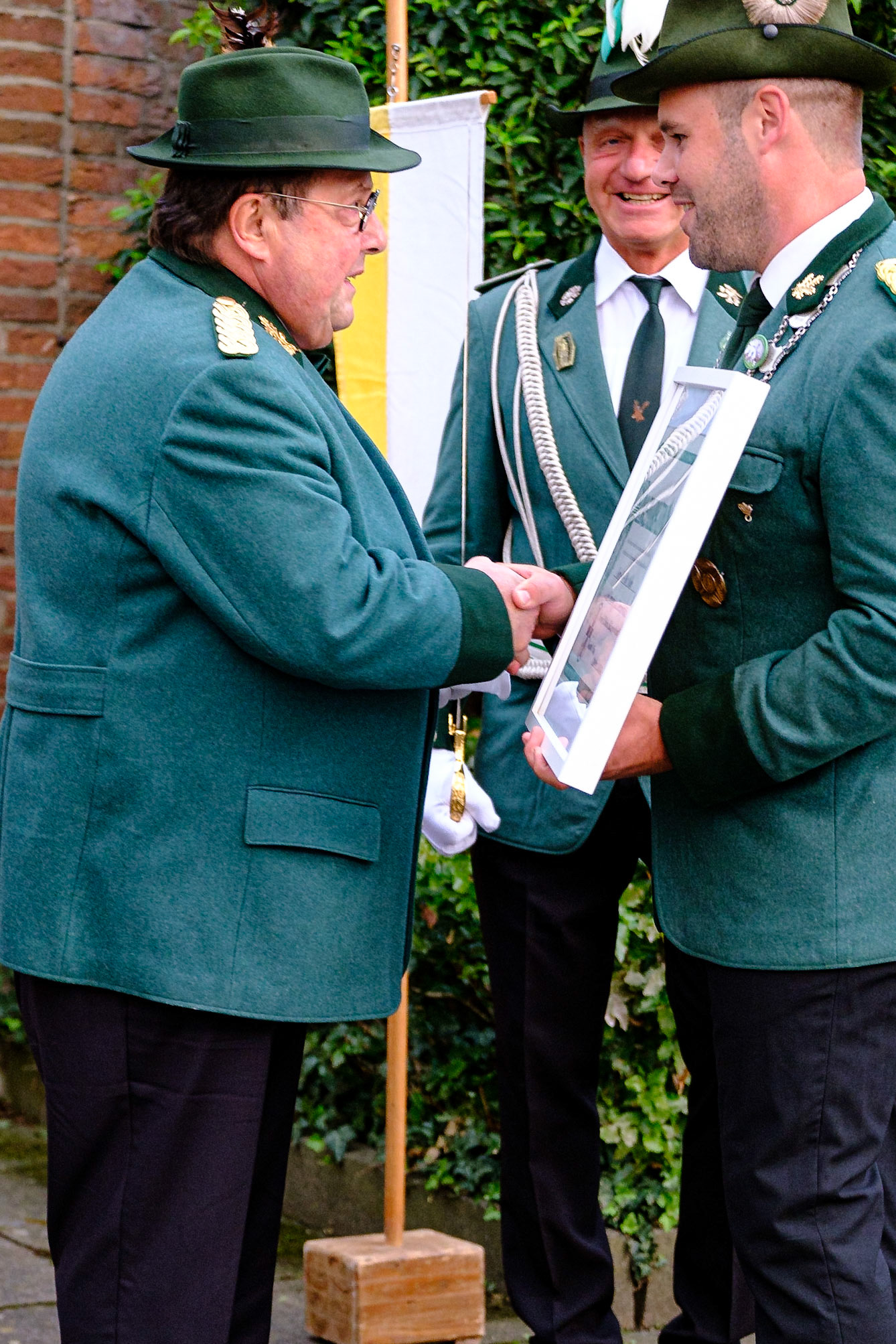 St. Sebastianus Schützenbruderschaft Friesheim ernenn Hans-Peter Nolden die Ehrenpräsidentschaft der Schützenbruderschaft.