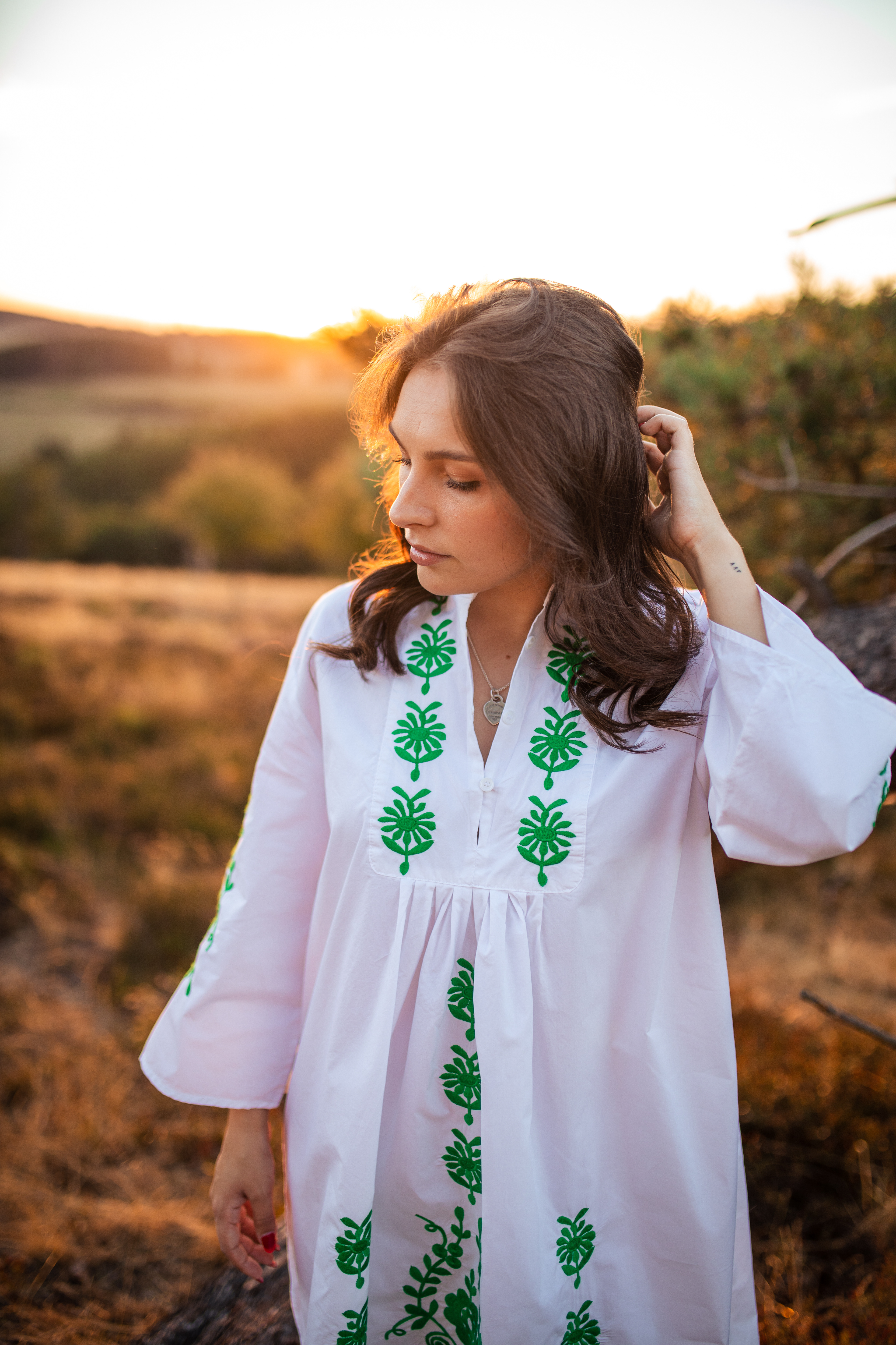 Portrait, Girlportrait, Portraitshooting. Portraitfoto, Heide, Sonnenuntergang, Sunset, Eifel, Koblenz, Andernach, Neuwied, Boho, Gräser, trockene Gräser