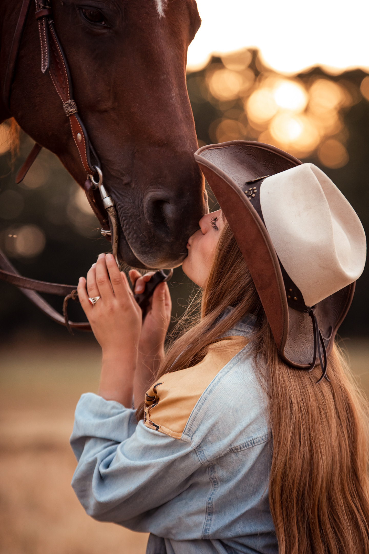 Pferdeshooting, Westernshooting, Pferd, Pferdefotografie, Tierfotografie, Western, Reitfotos, Cowgirl, Cowboy, Sonnenuntergang, Koblenz, Neuwied, Andernach, Fotografin Andernach, Fotografin Koblenz, Tierfotografin, Pferdefotografin