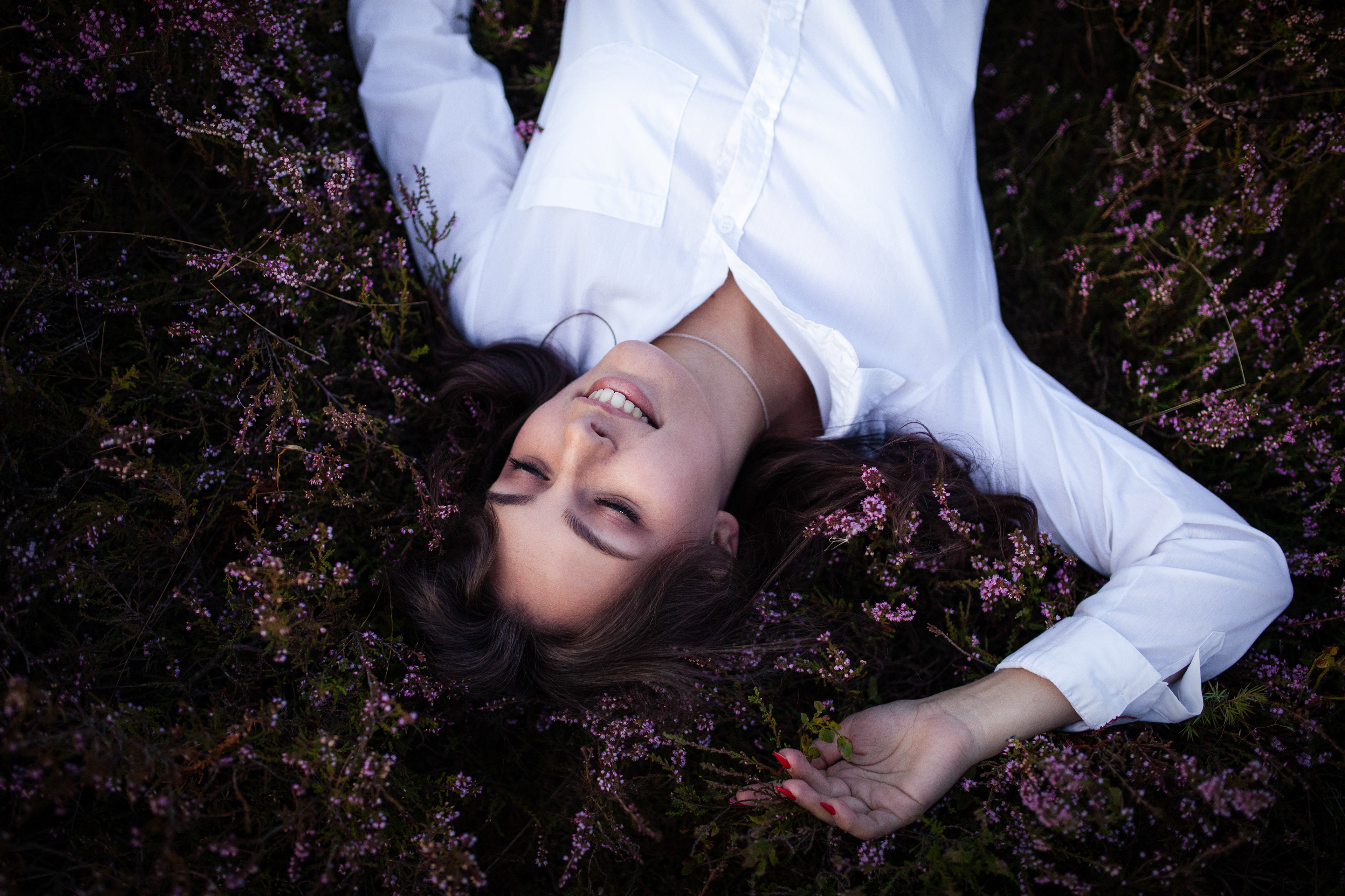 Portrait, Girlportrait, Portraitshooting. Portraitfoto, Heide, Sonnenuntergang, Sunset, Eifel, Koblenz, Andernach, Neuwied, Boho, Gräser, trockene Gräser