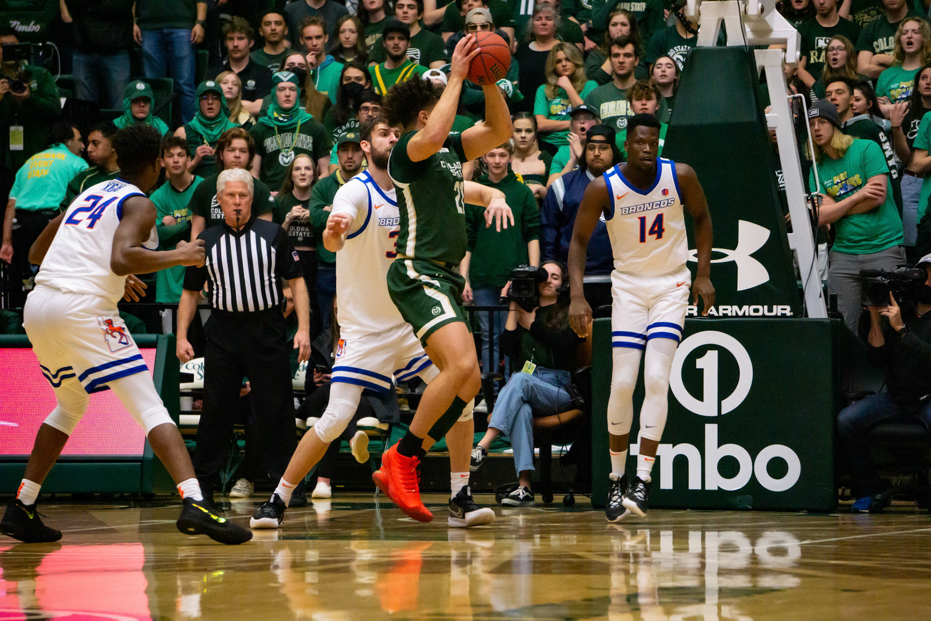David Roddy going up for a layup