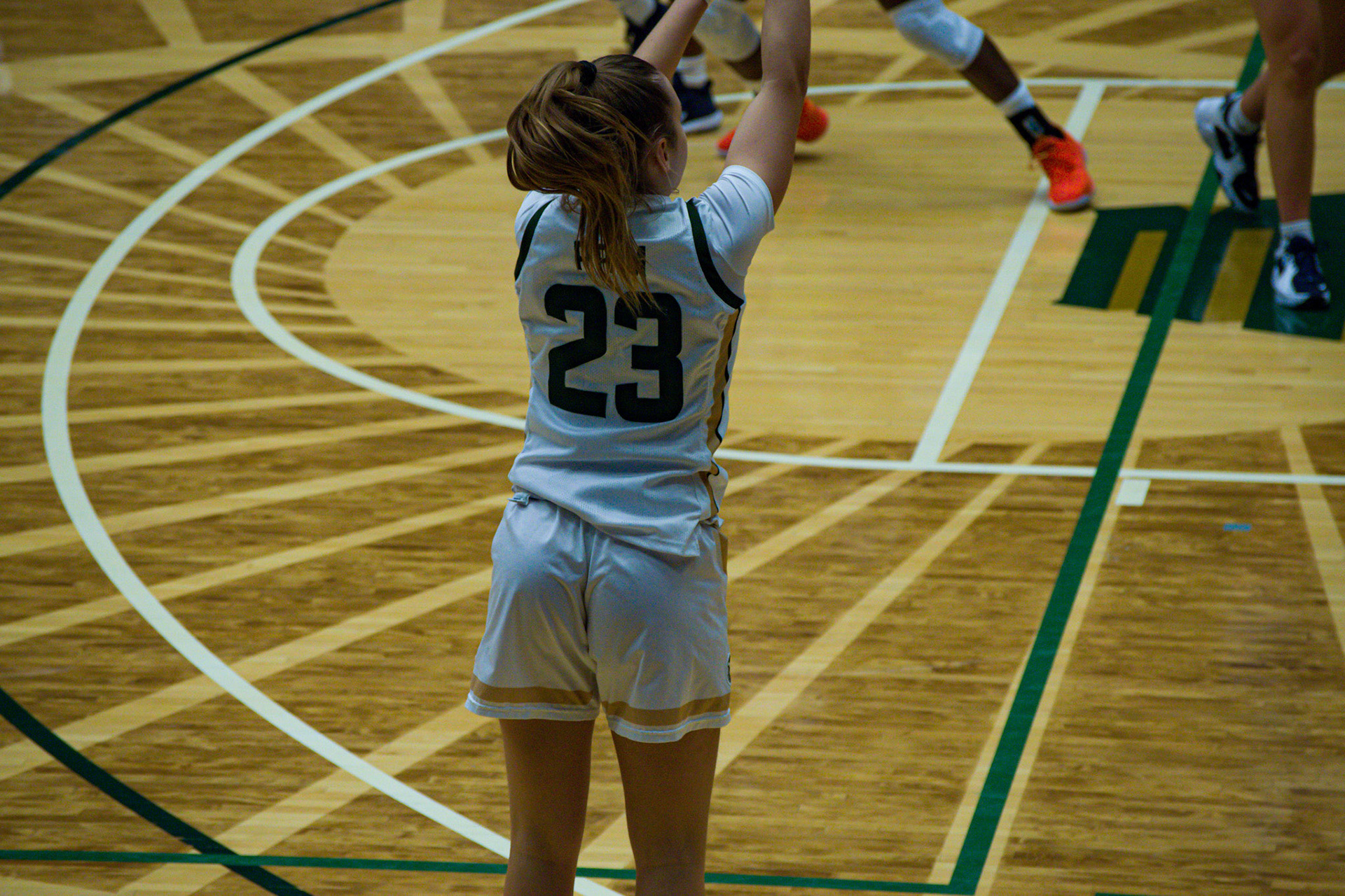 Anna Prim shooting a three point shot