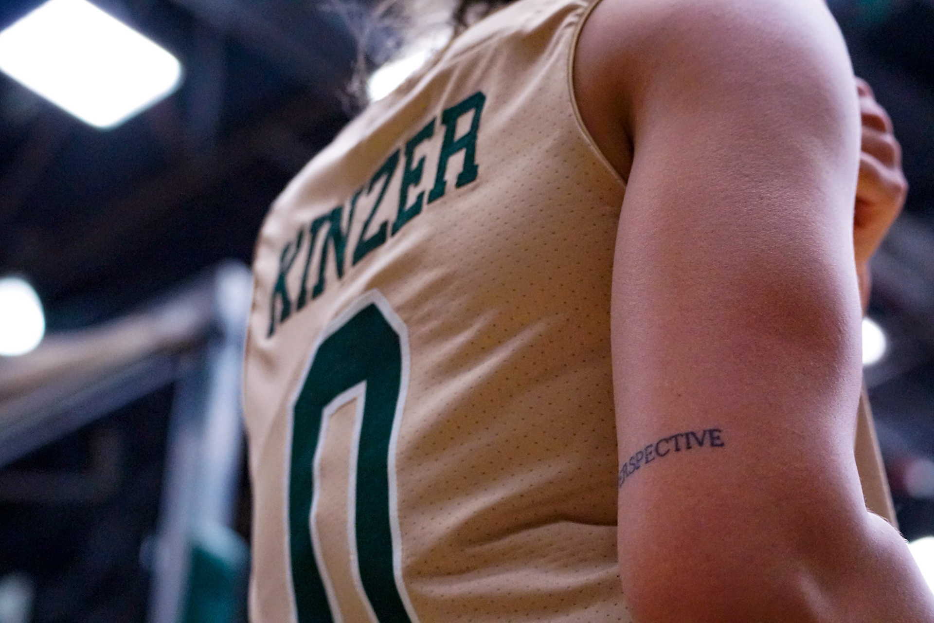 Kendyll Kinzer inbounding ball
