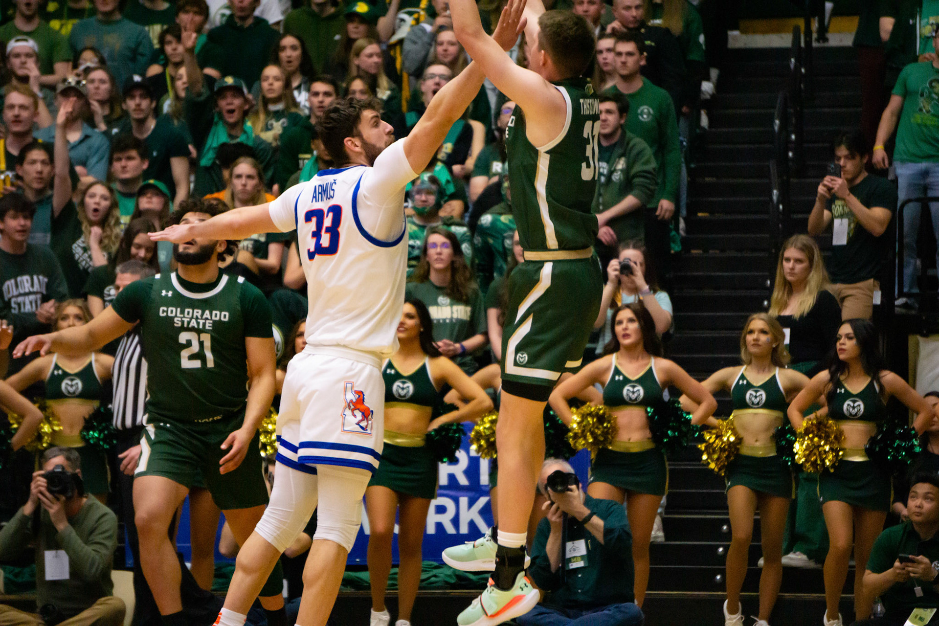 Adam Thistlewood shooting a jumpshot