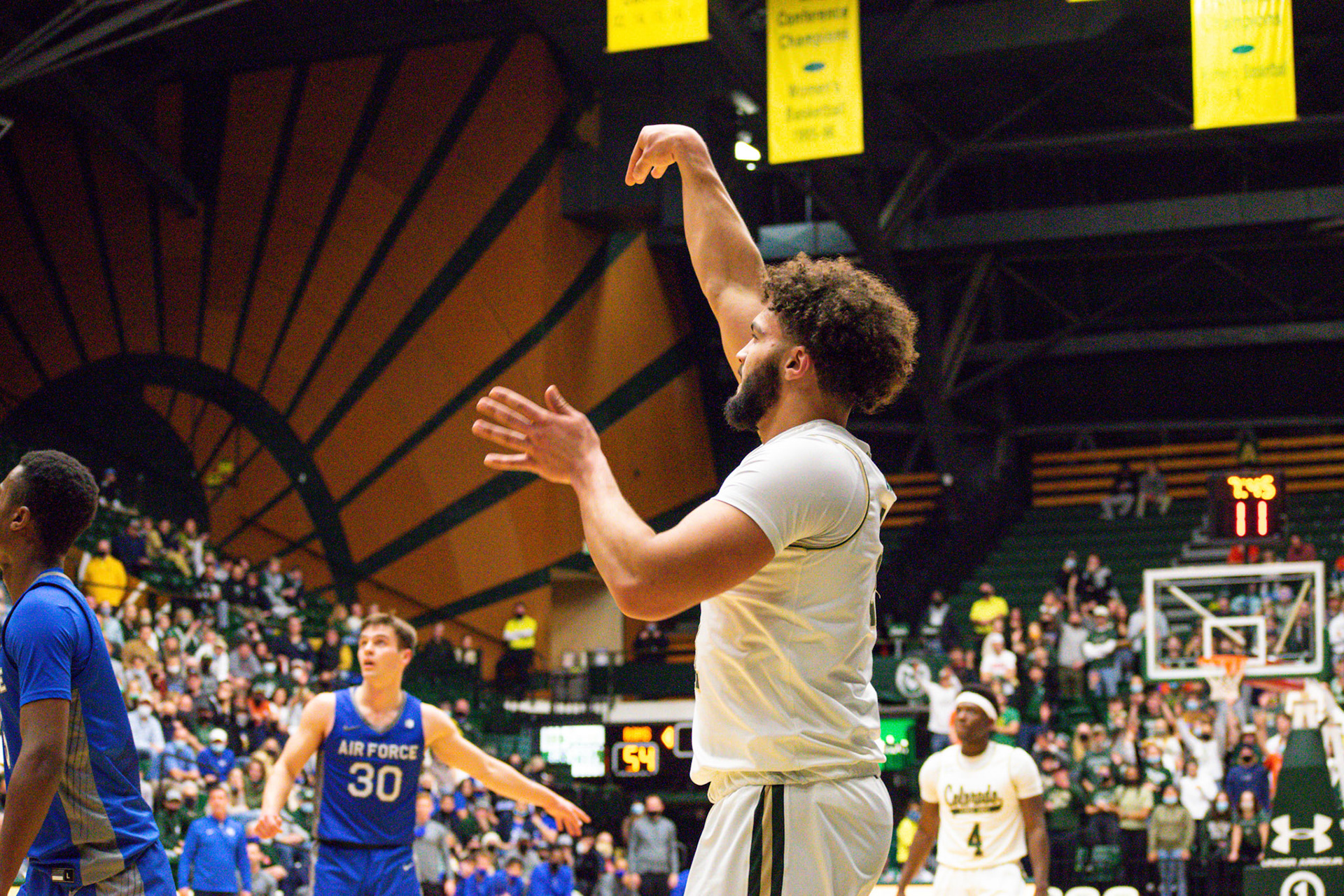 David Roddy shooting a three