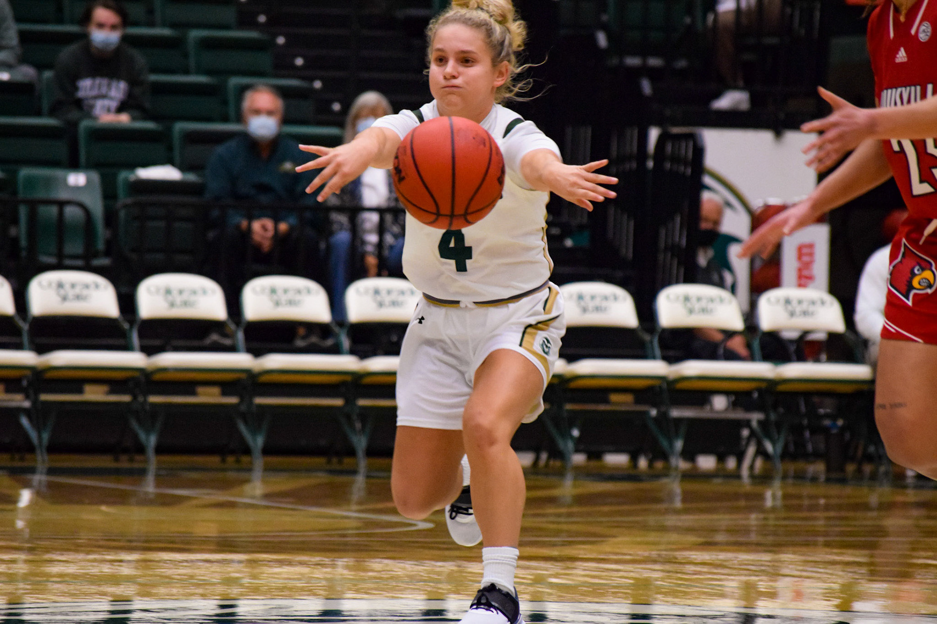 Makenna Hofschild making a pass