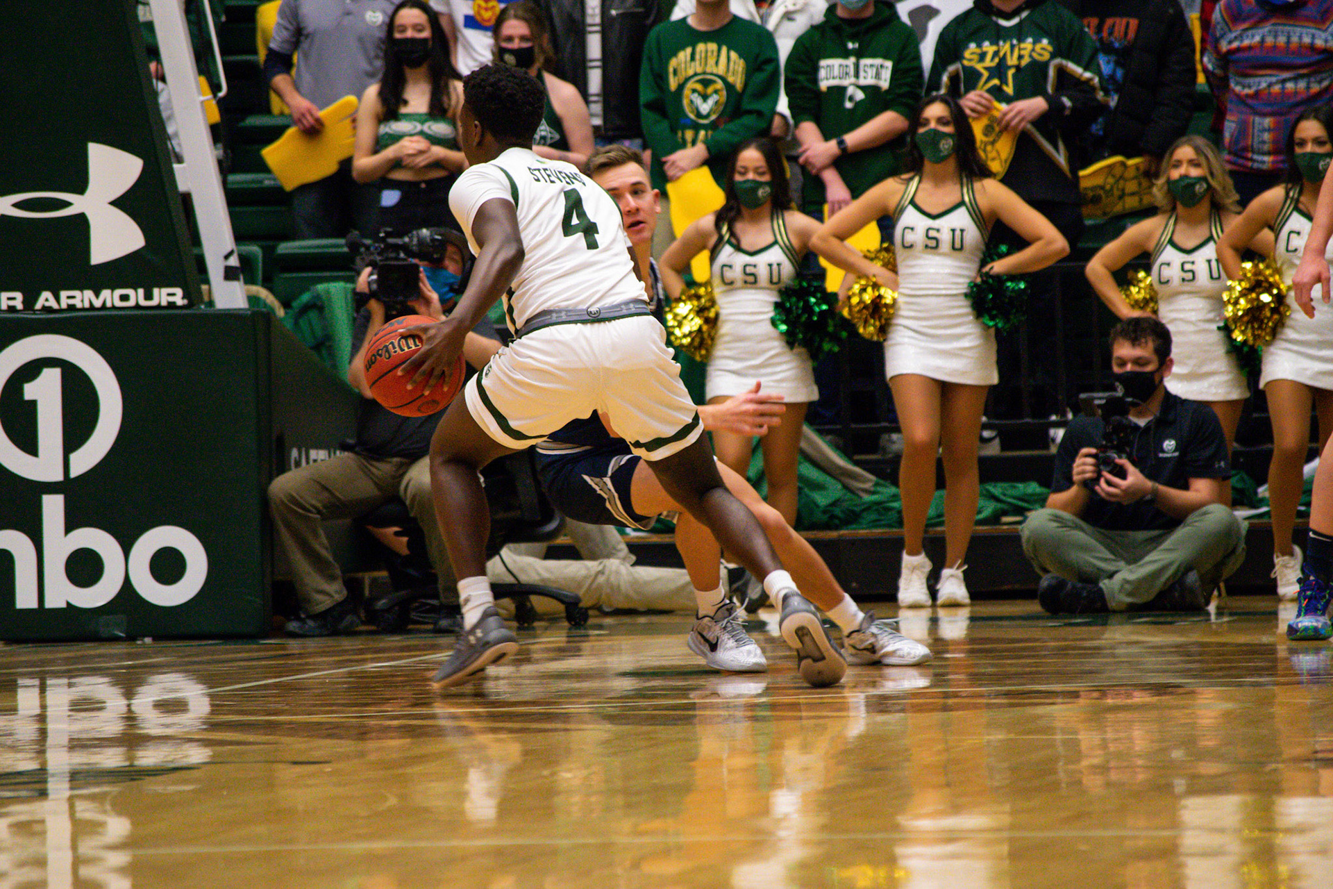 Isaiah Stevens dribbling the ball