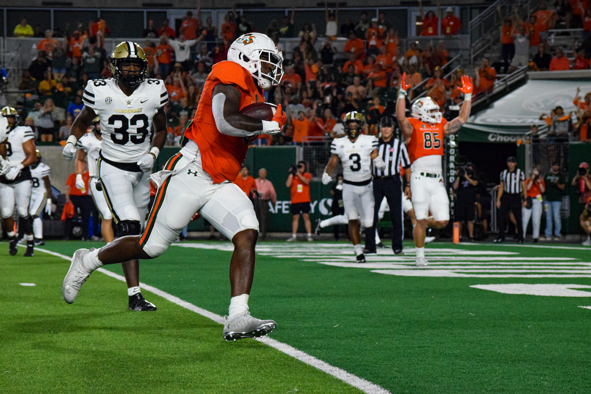 David Bailey scoring a touchdown