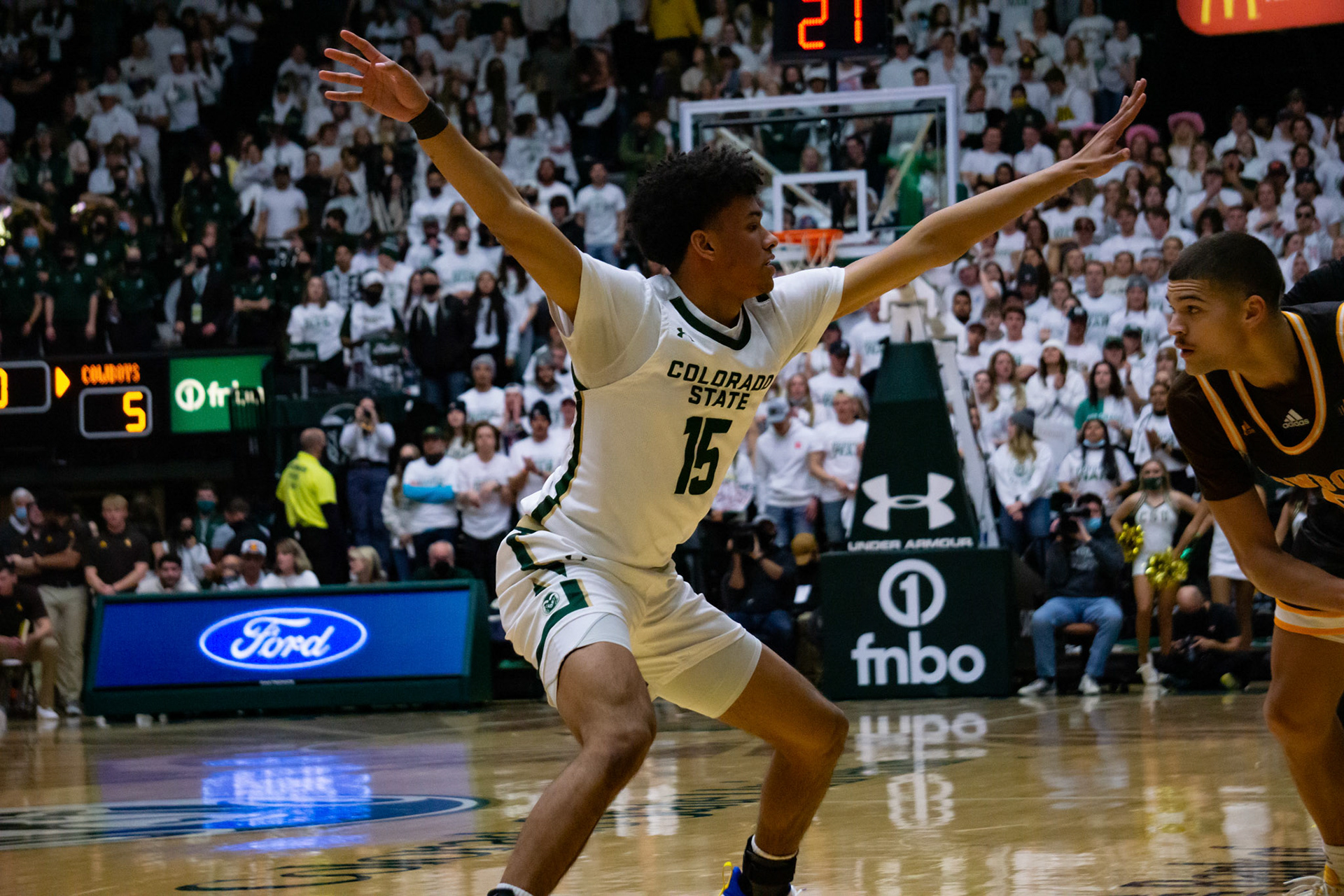 Jalen Lake guarding