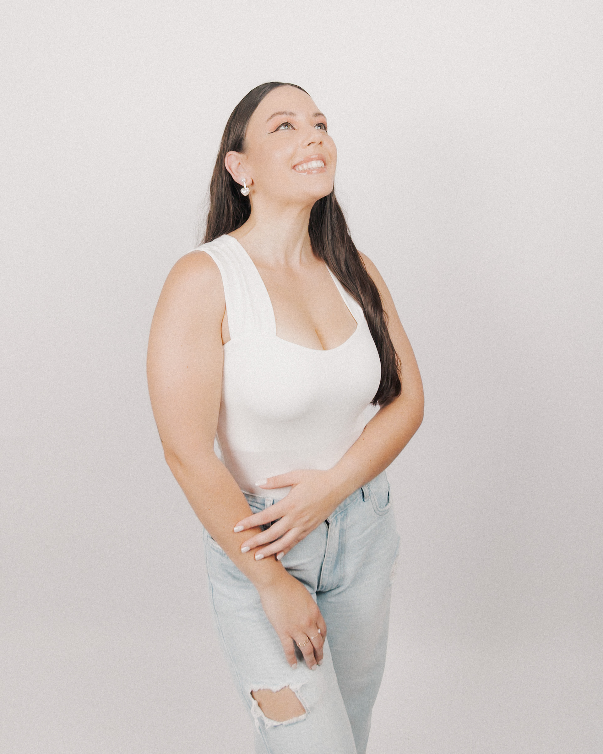 Retrato profesional en estudio en Costa Rica por Justin Sánchez, fotógrafo.