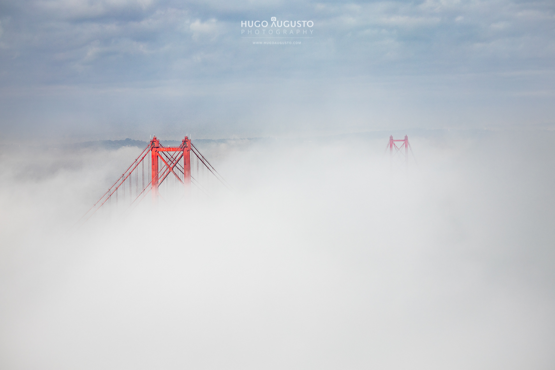 "Bridge to Heaven" / 25 de Abril Bridge, Portugal