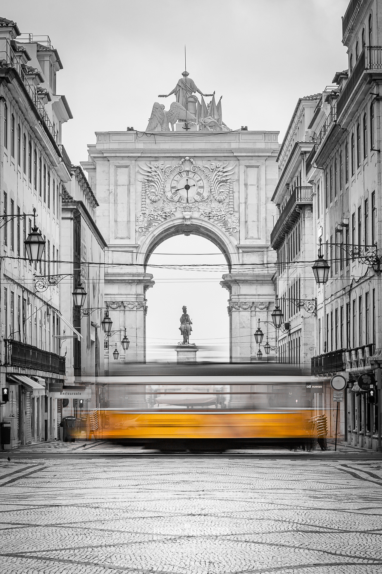 "Stop!" / Lisbon city, Portugal