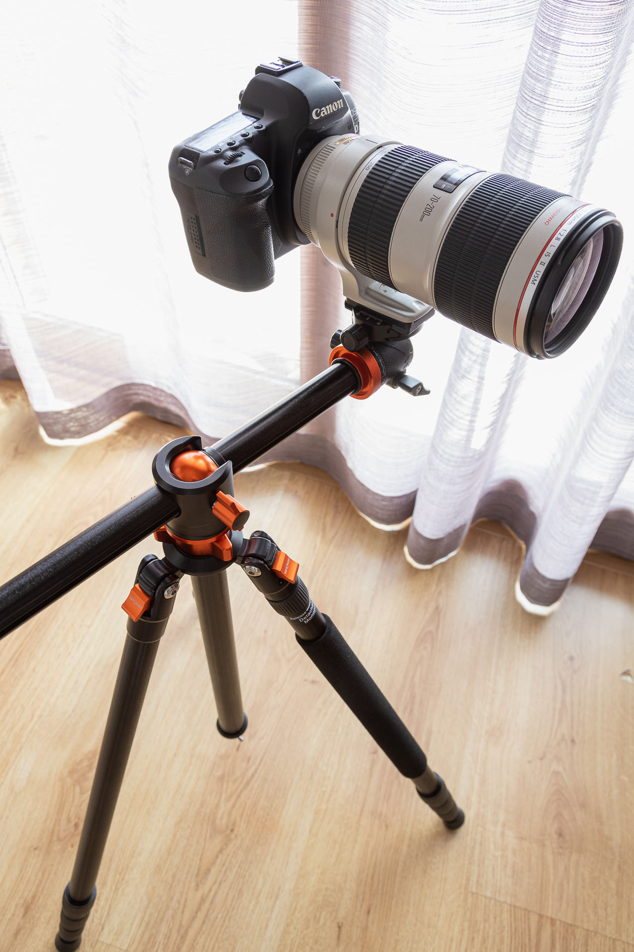 This is heavy 70-200 2.8 IS Lens!