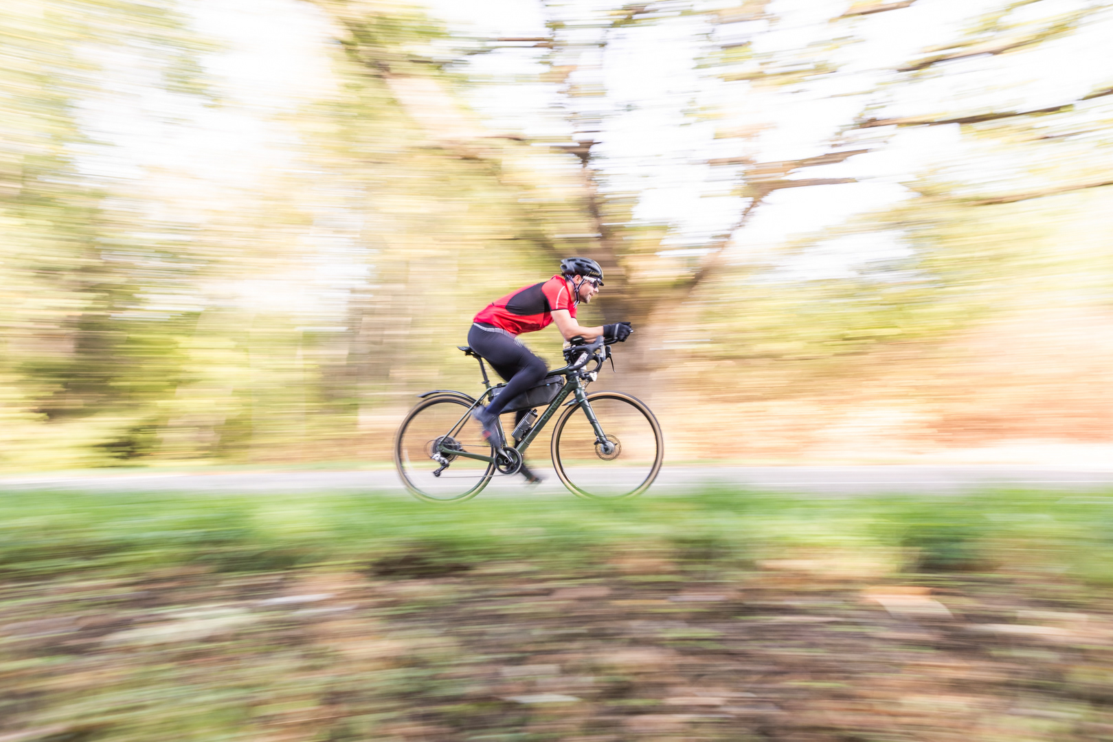 Dviratininkas kasmetinio Elektrėnai Gran Fondo dviračių maratono metu
