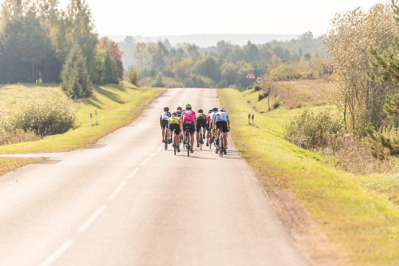 Dviratininkų grupė kasmetinio Elektrėnai Gran Fondo dviračių maratono metu