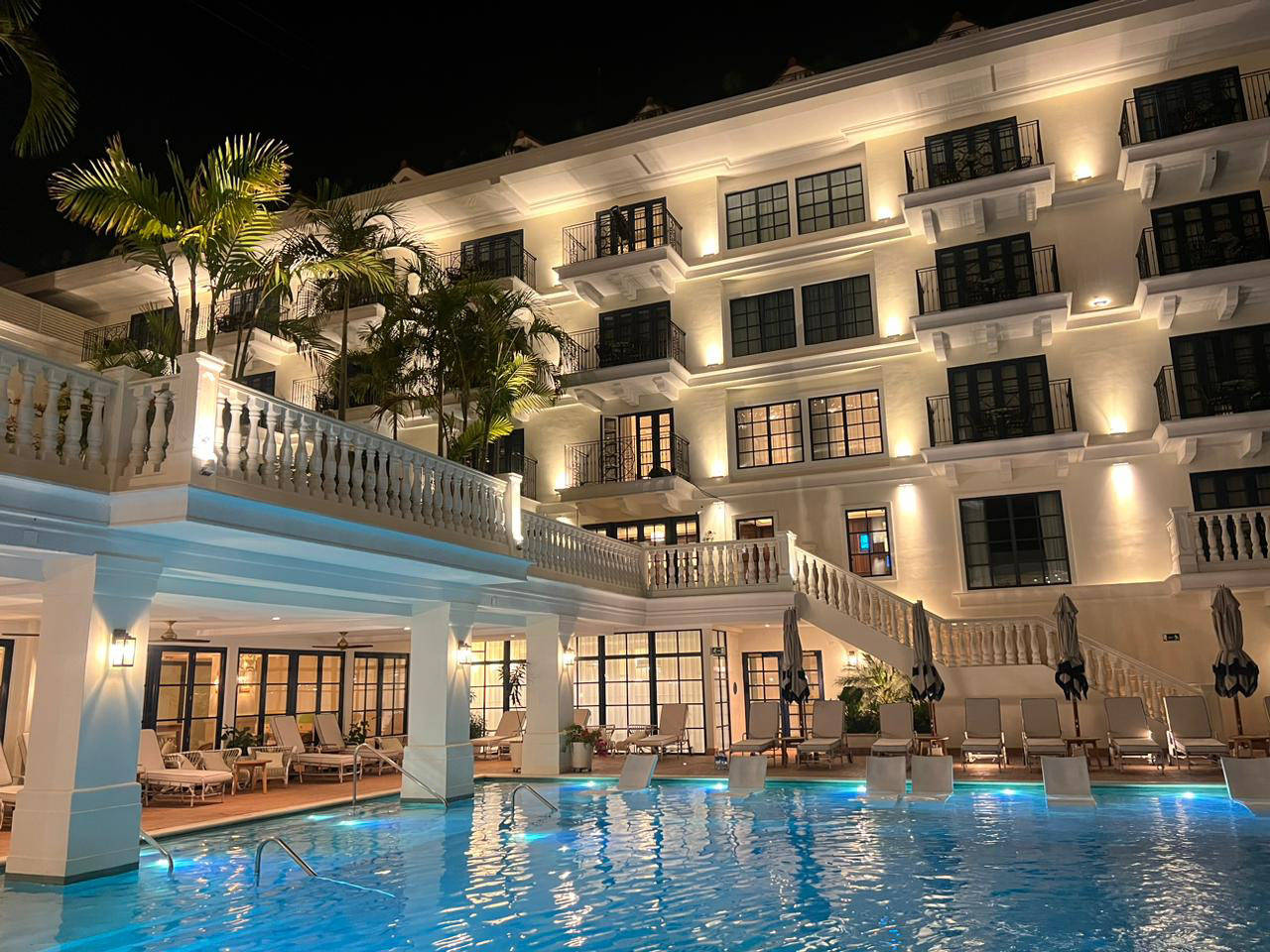 Prueba de Iluminación Piscina Sofitel previa a la Inaguración