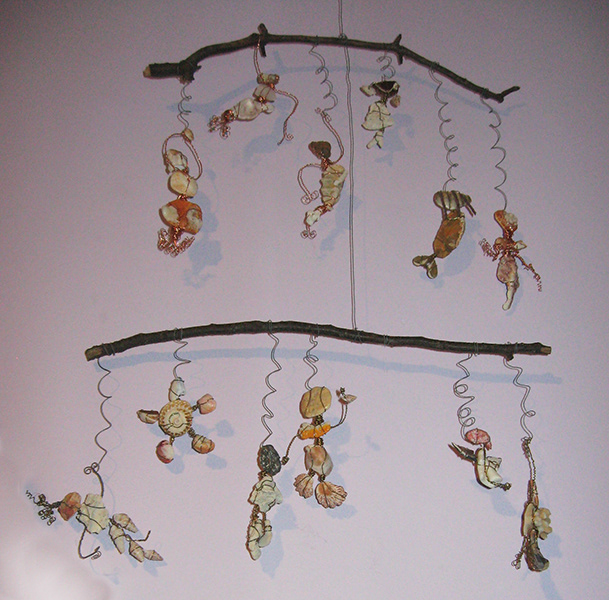 SEA SHORE CRITTERS MOBILE: shells, stones, wire, beads