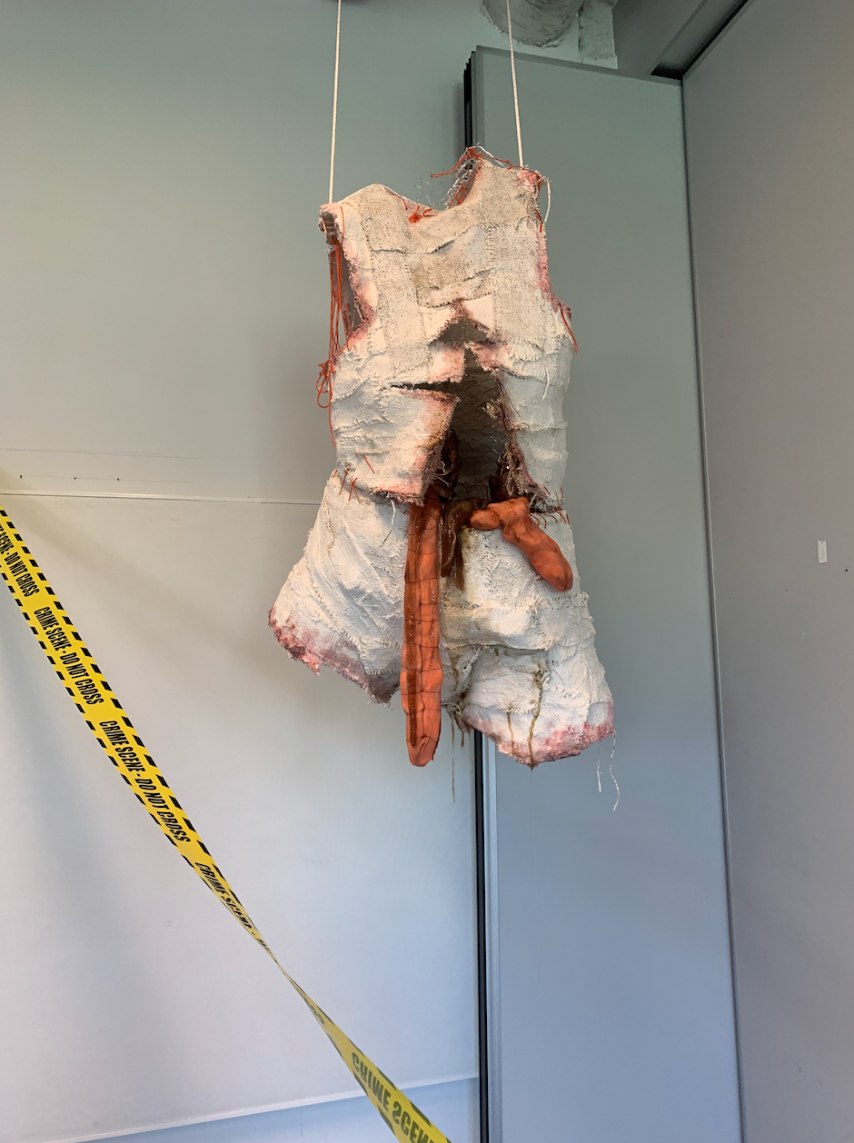 Exposed (2021) Gips, polyurethane pur, latex