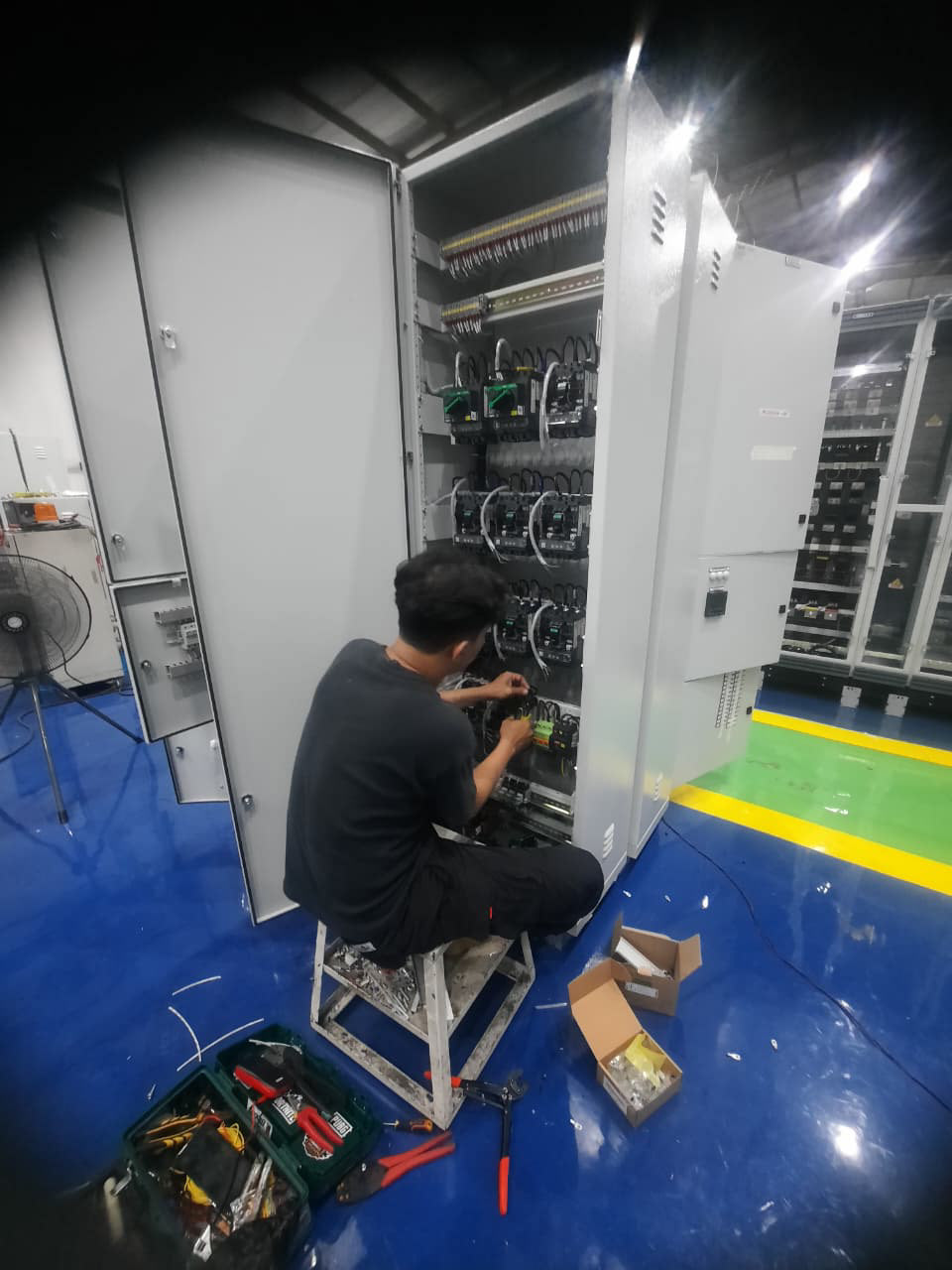 Perakitan Panel Listrik