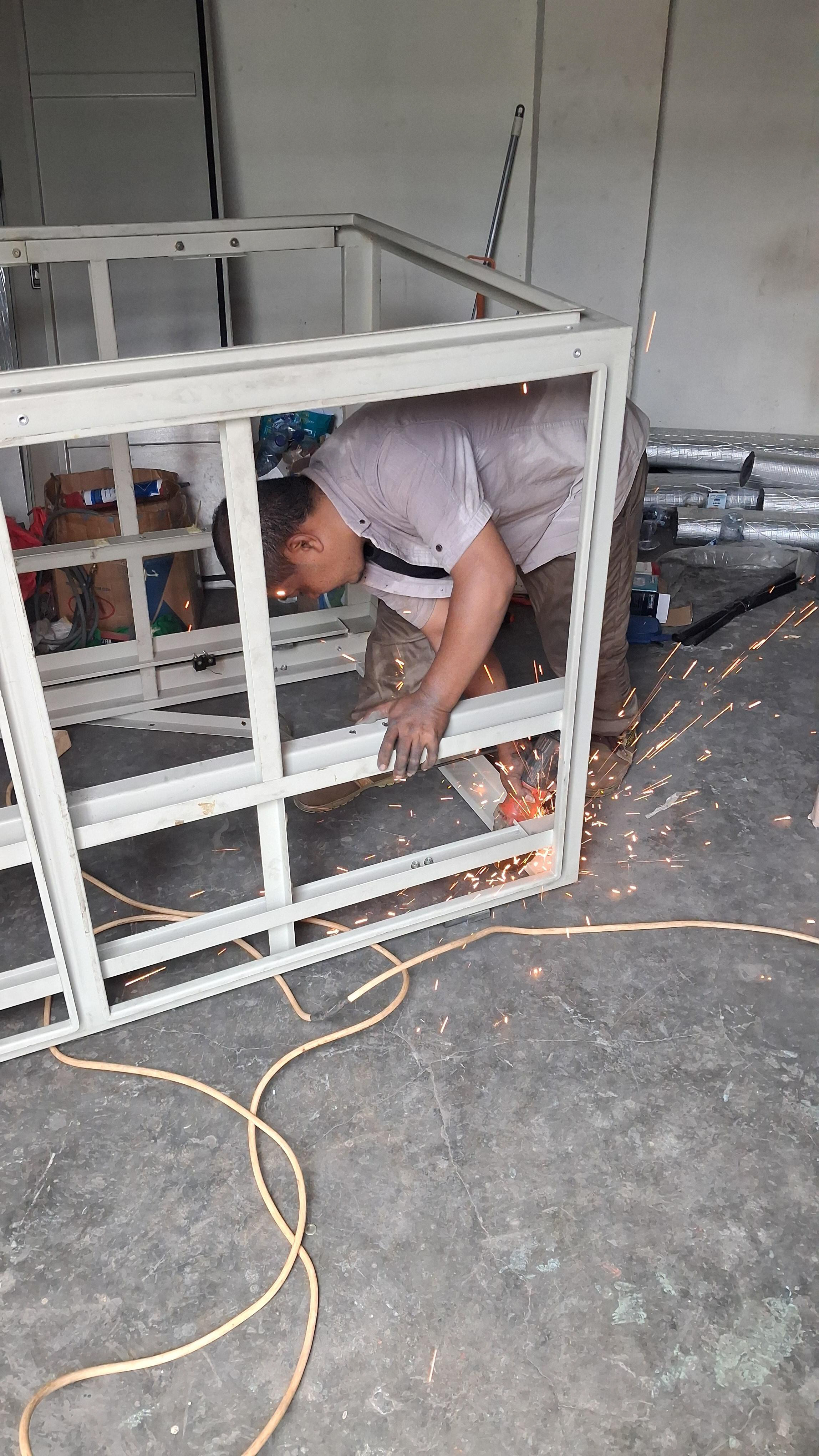 Pembongkaran Panel Lama