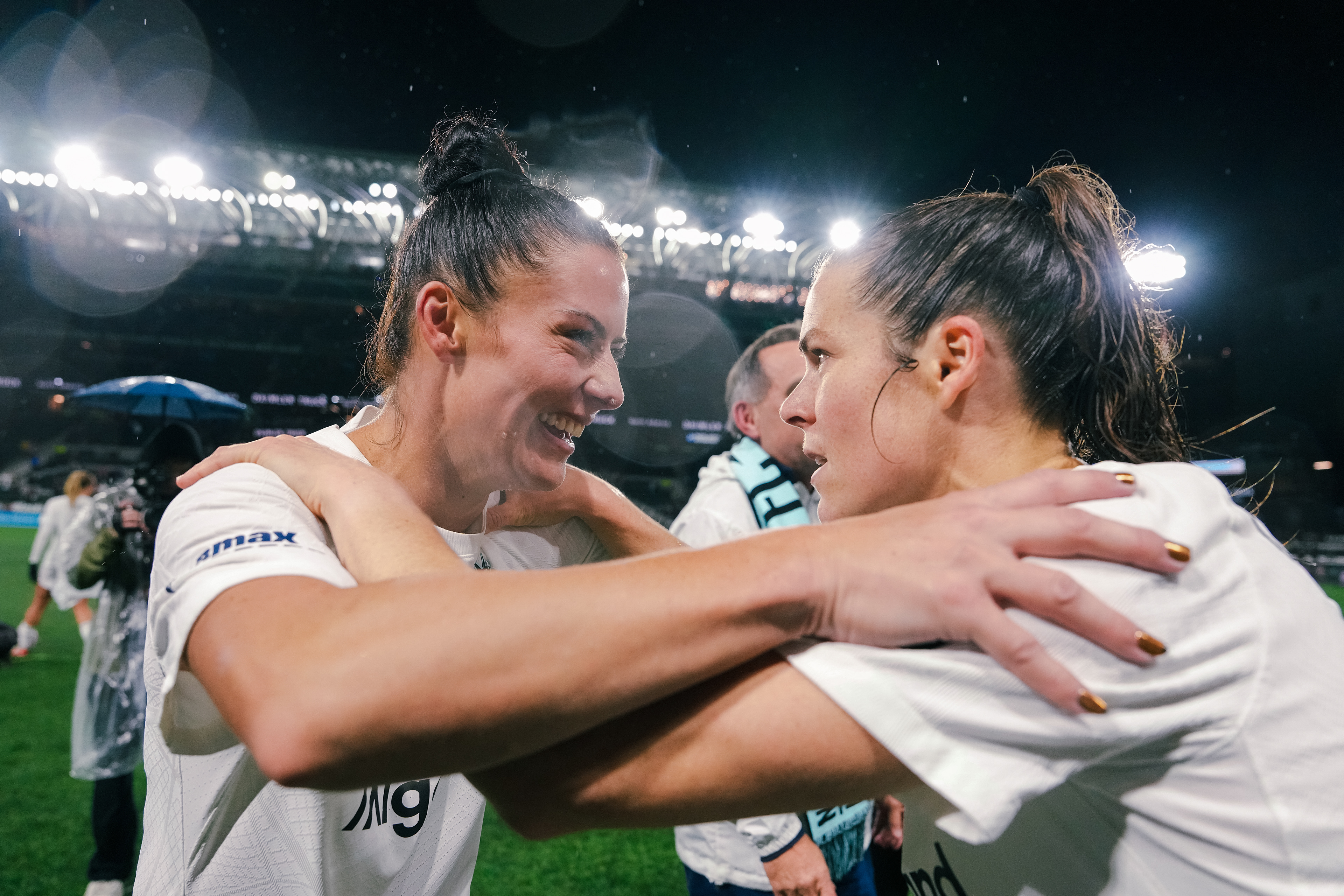Ali Krieger and Kelley O'Hara ready for an NWSL Championship match