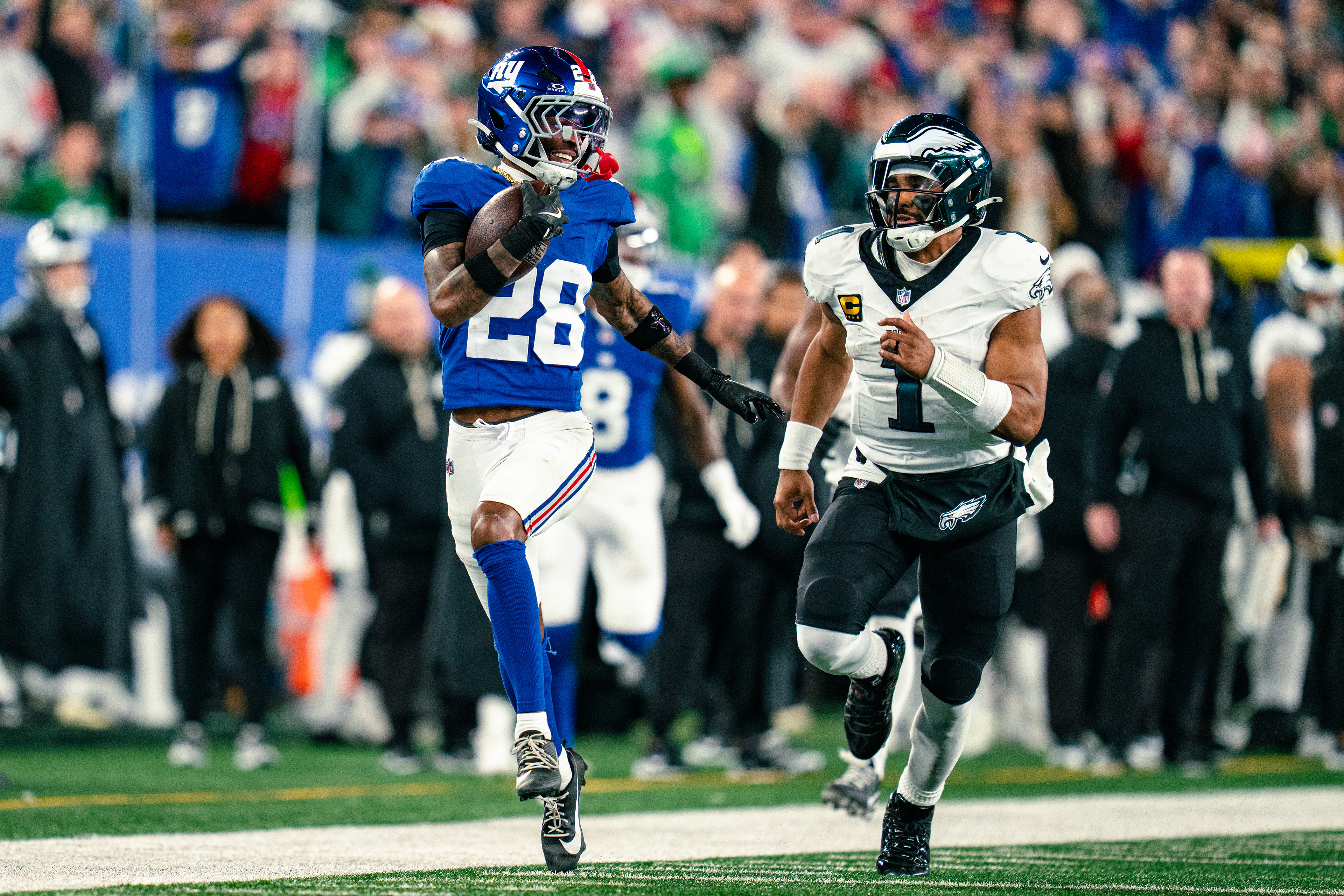 CB Cor'Dale Flott (28) Interception Thursday Night Football