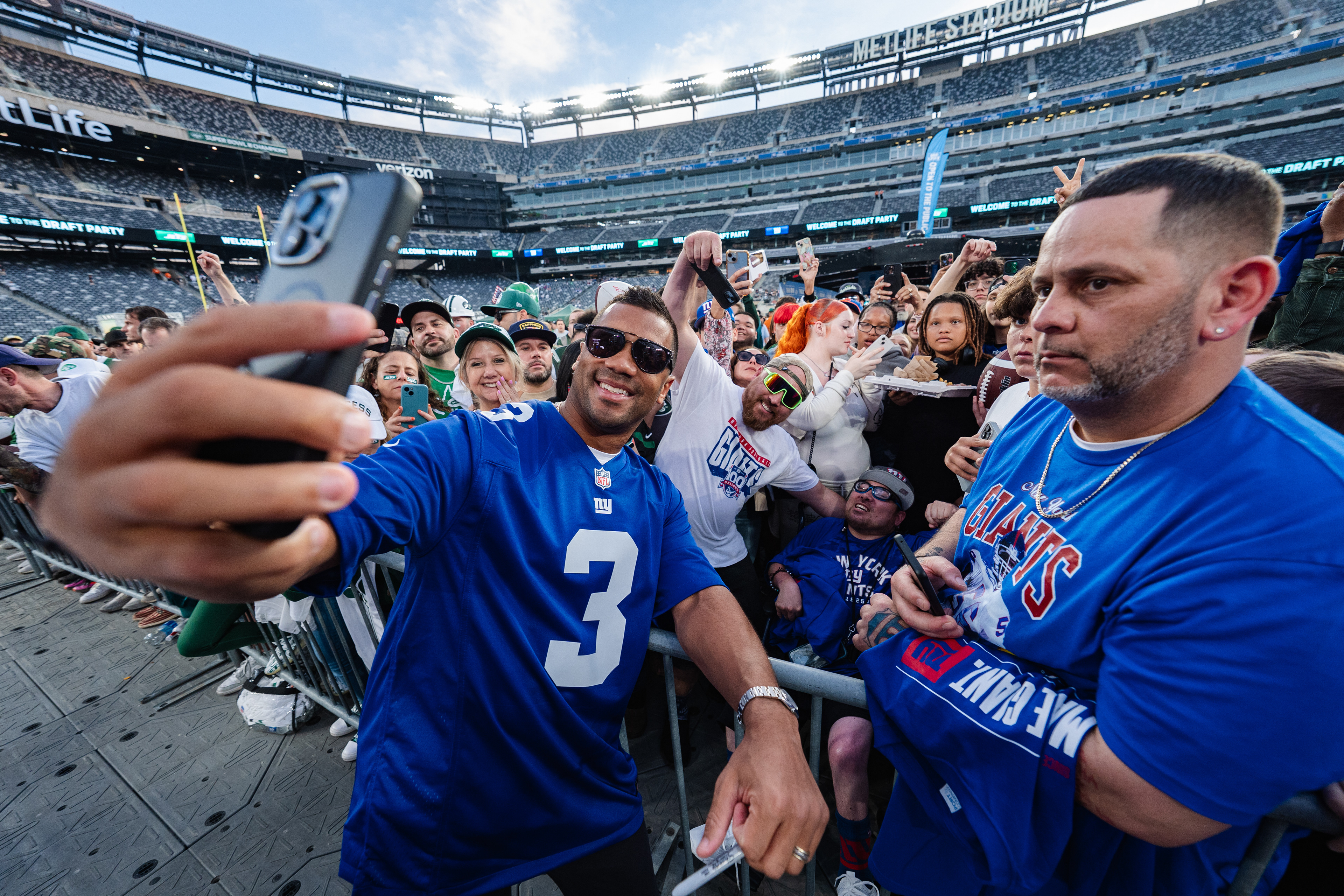QB Russell Wilson (3)