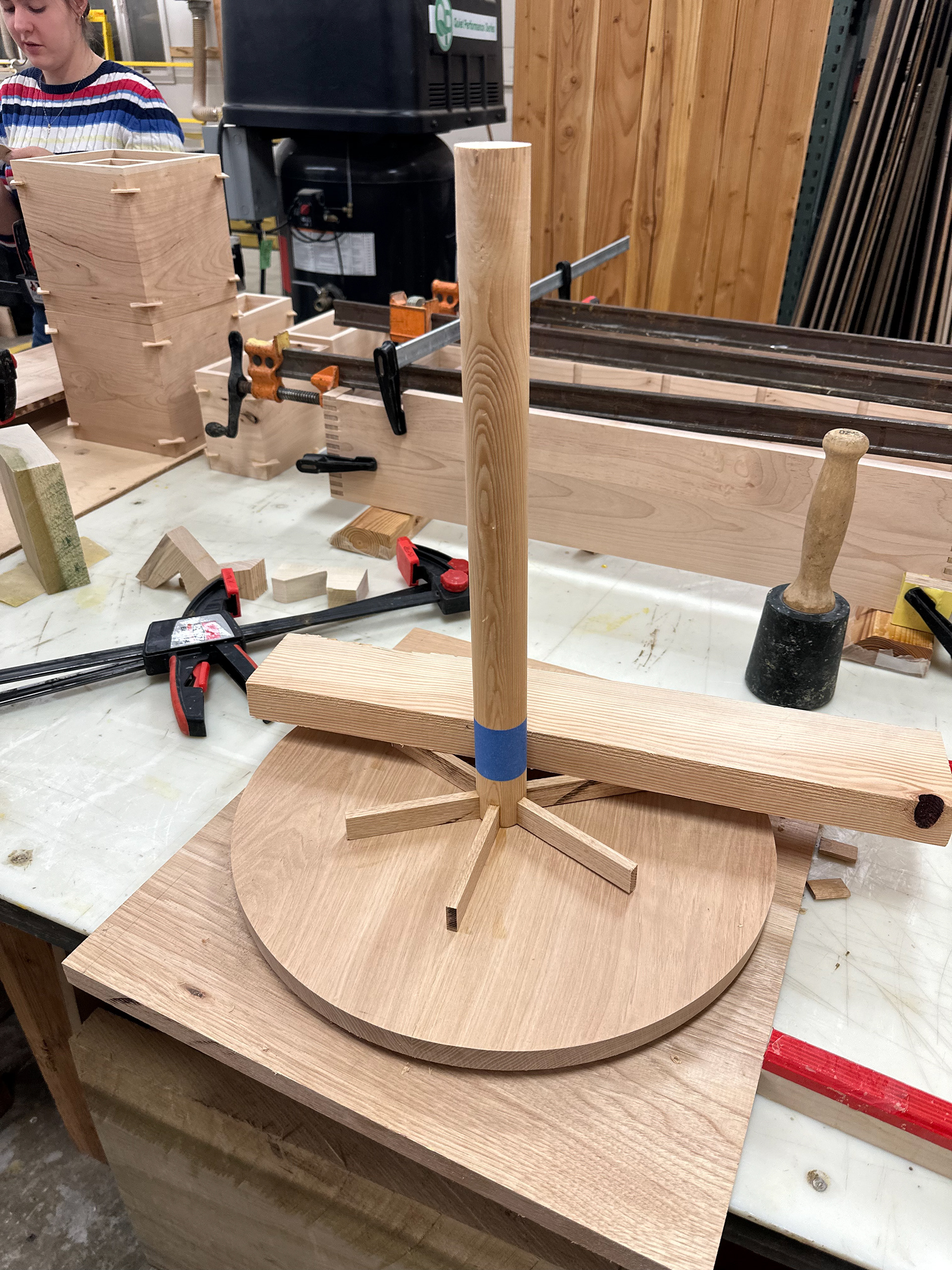 assembling rotating mechanism