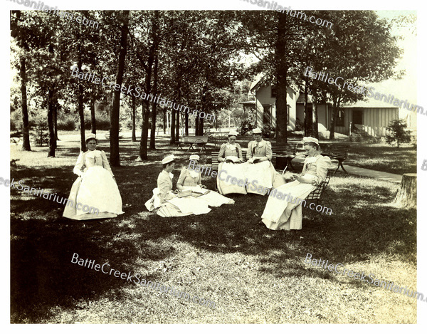 TO-85 open-air therapy at Battle Creek Sanitarium