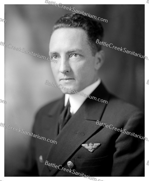 FAM-114 Richard Byrd, Commander