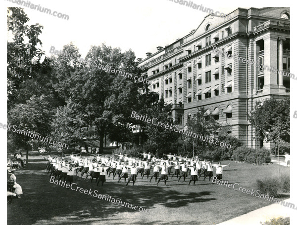 TO-40 Open-air exercises at Battle Creek Sanitarium