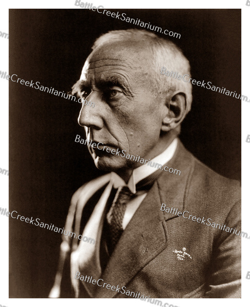 FAM-119 Roald Amundsen, Captain