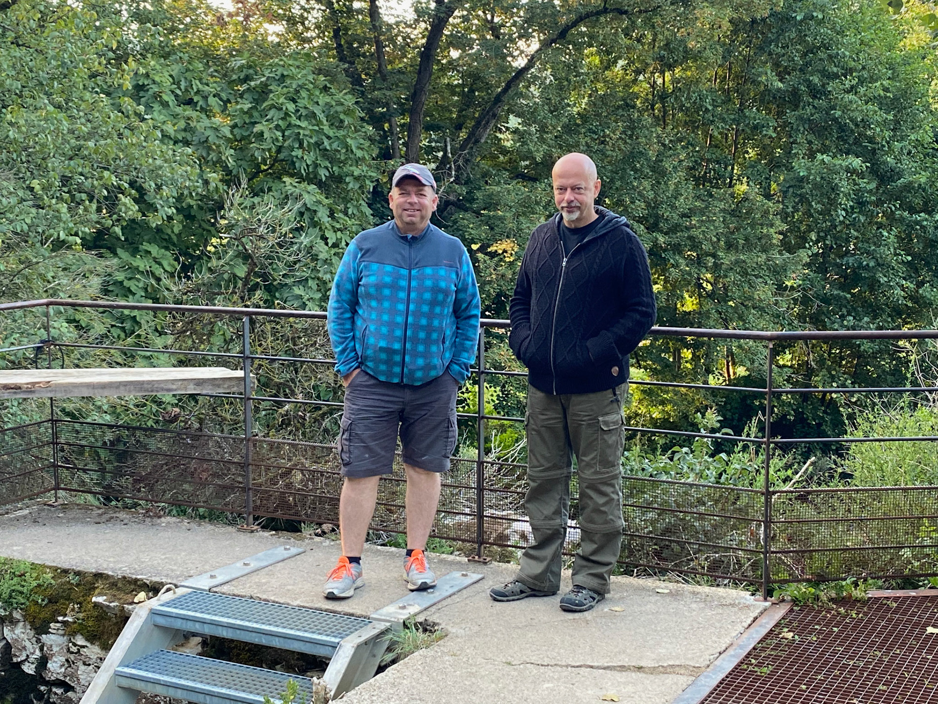 Tým před vstupem do Landenouse