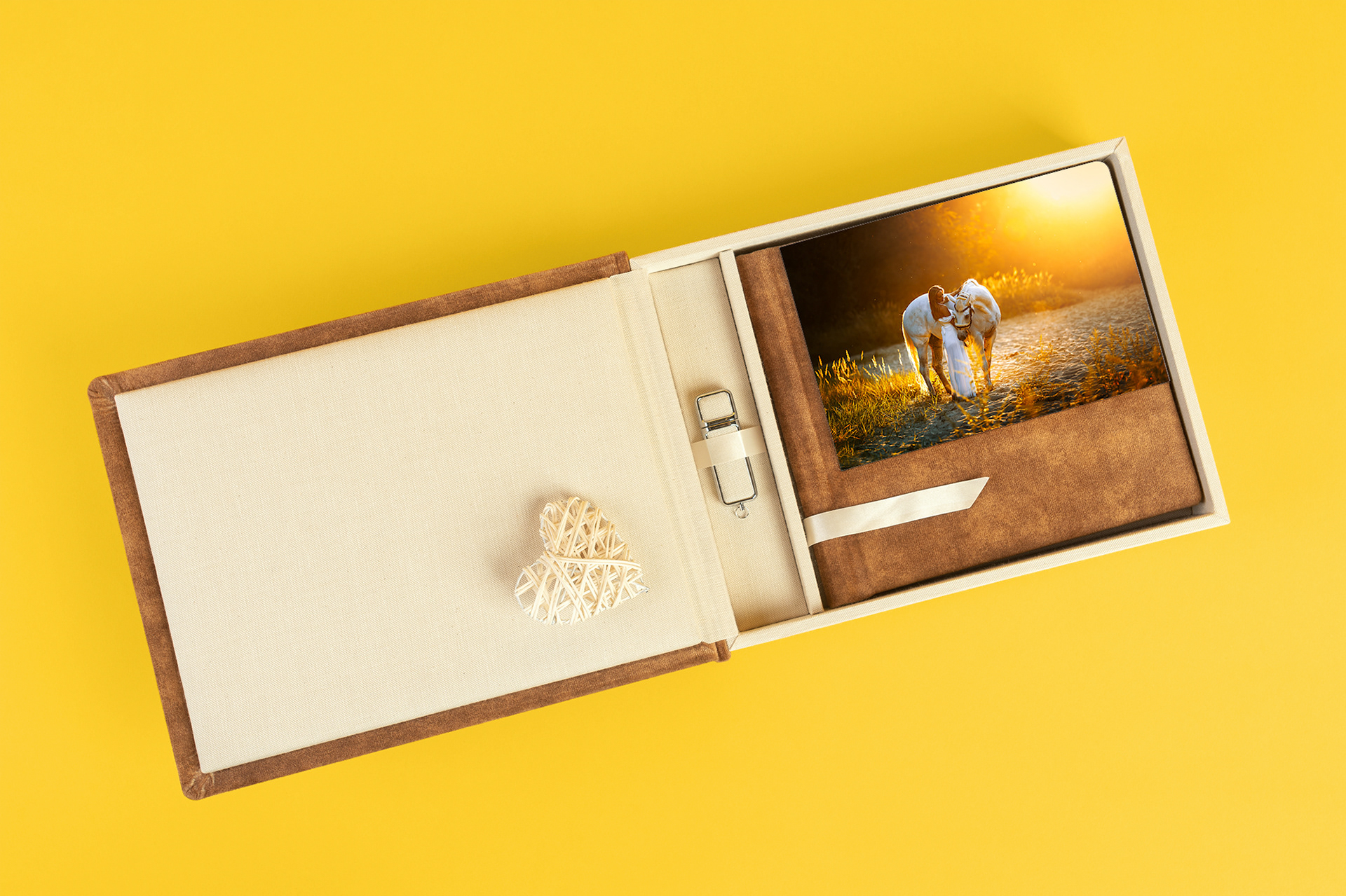 Lite Album with Pendrive