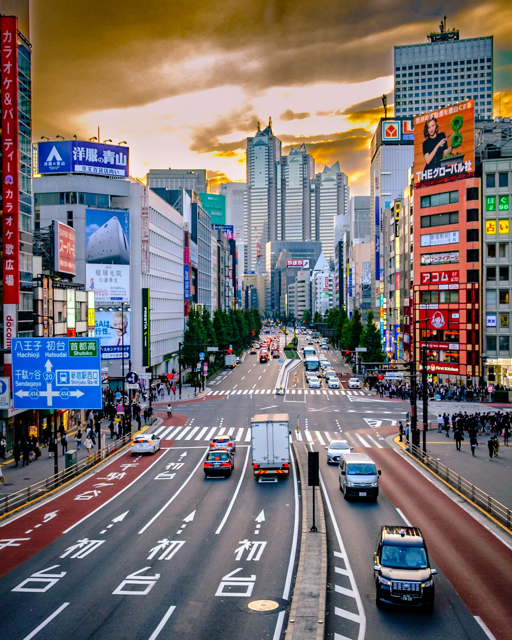 Some street photography in Tokyo. There is always something going on.